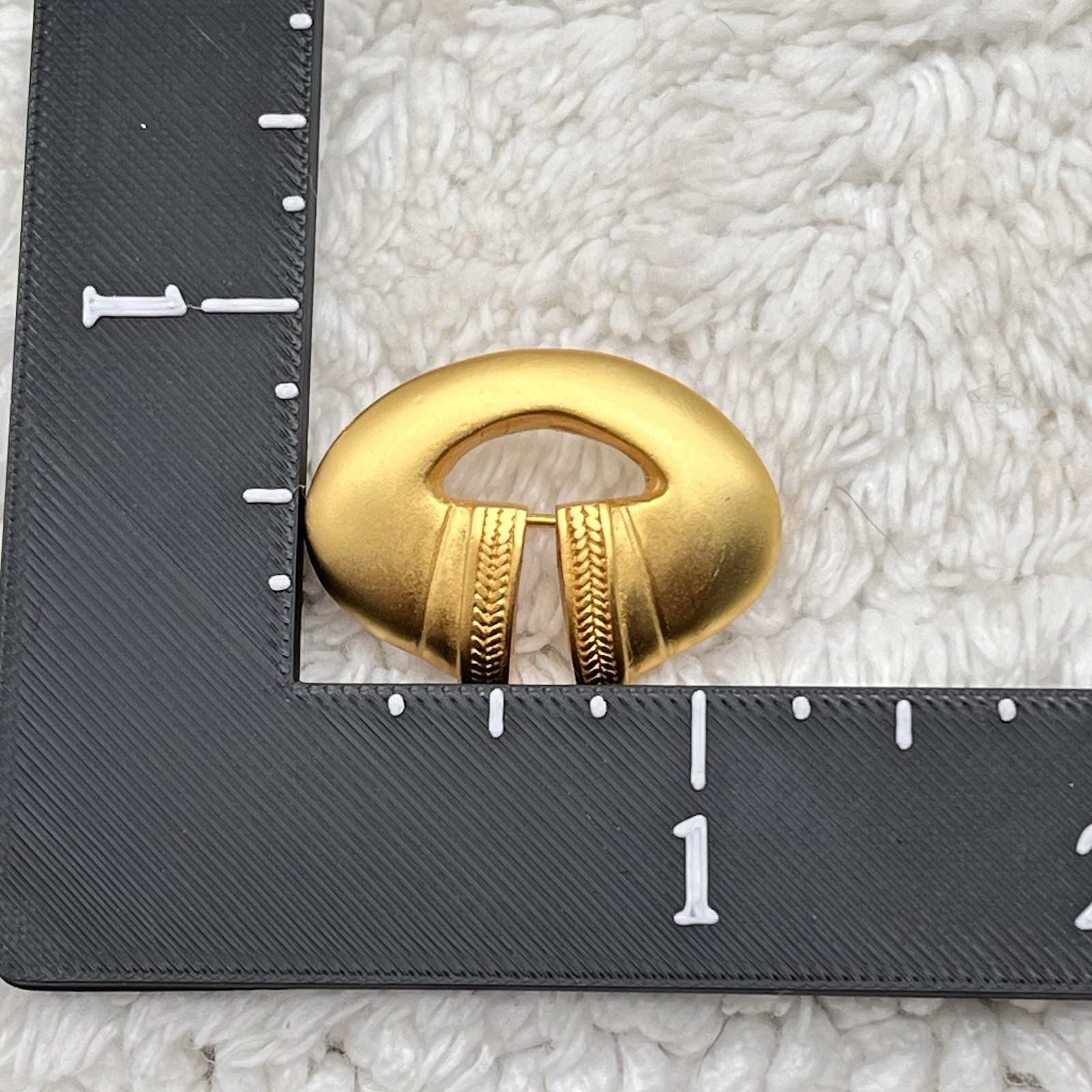 Vintage Gold Tone Brooch Matte Finish Pre Columbian Style Bean Shape 1.25″