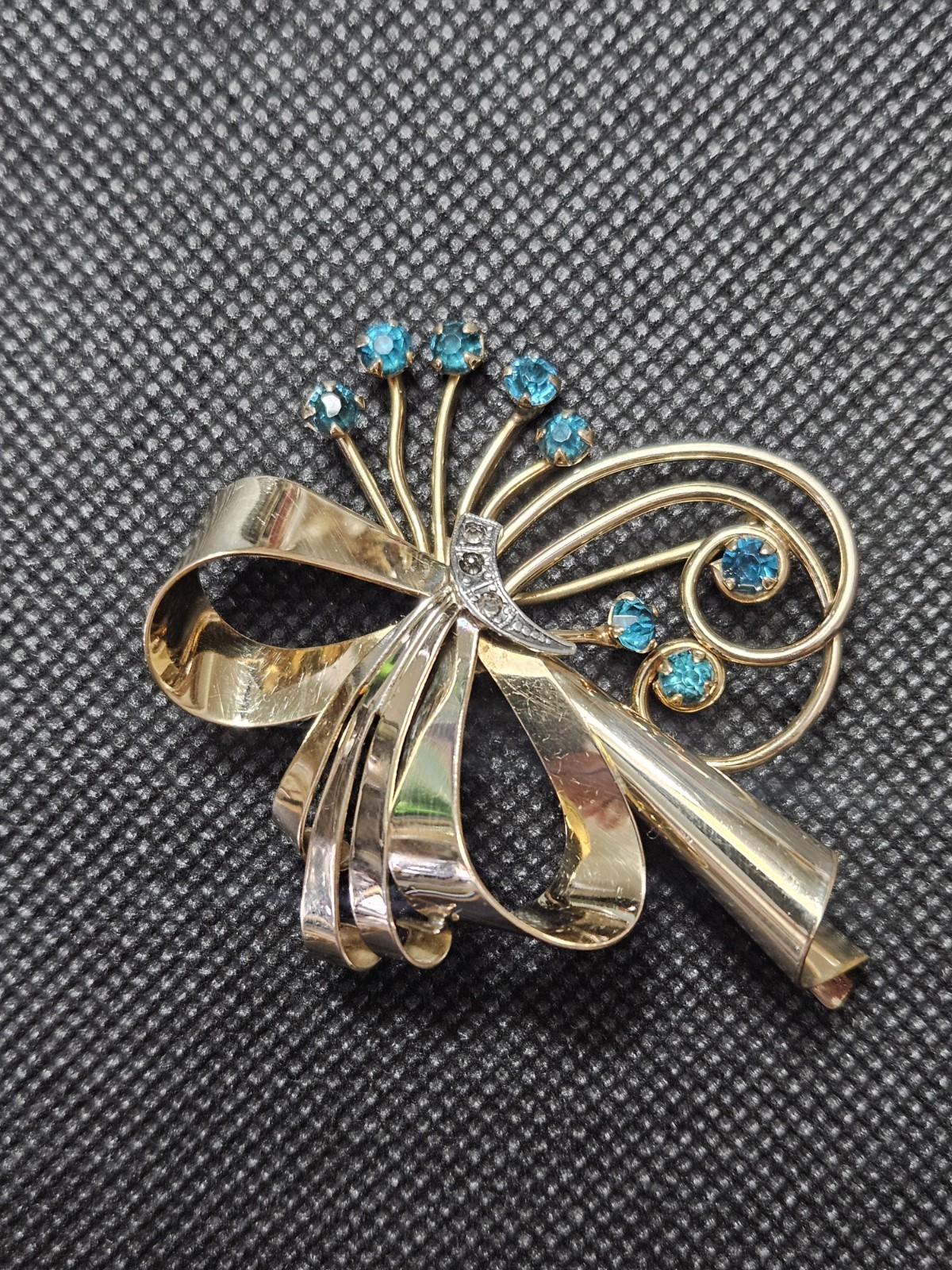 Vintage Signed CM Brooch Gold Filled 1/20 12k Blue Stones Bow And Sprig