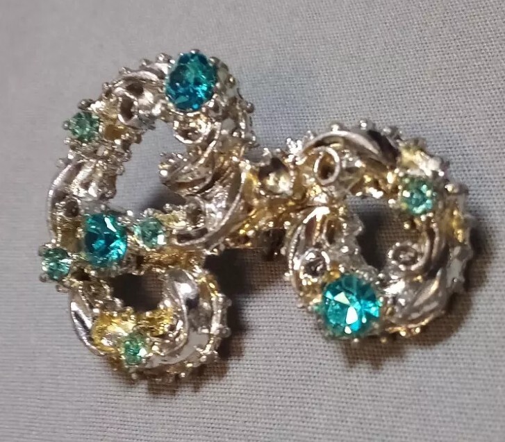 Vintage Silver Tone Metal Aqua Rhinestone Letter Monogram Initial “P” Brooch Pin