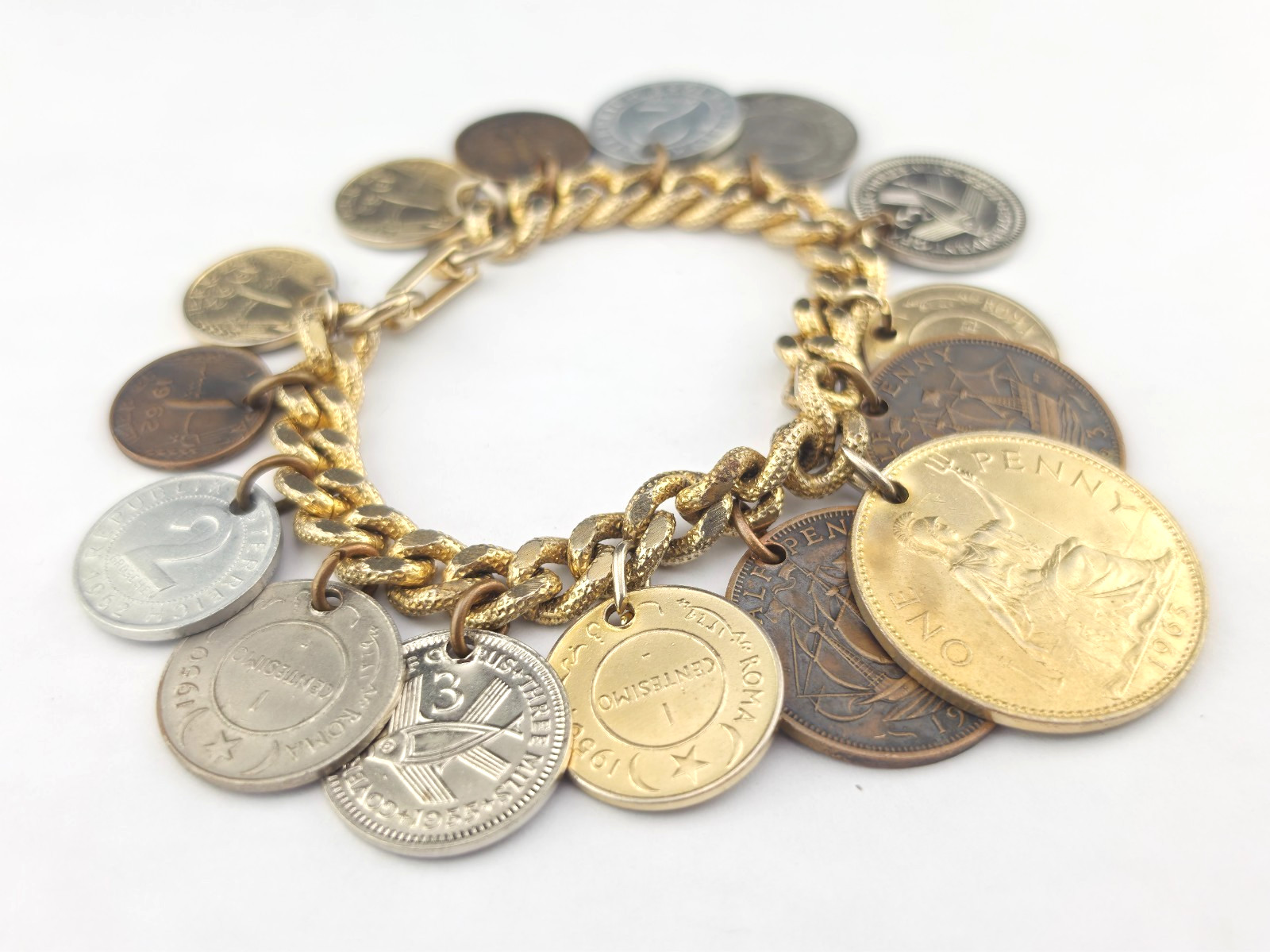 Vintage World Coins Charm 6.5″ Bracelet Faded Gold Tone Cuban Link Chain
