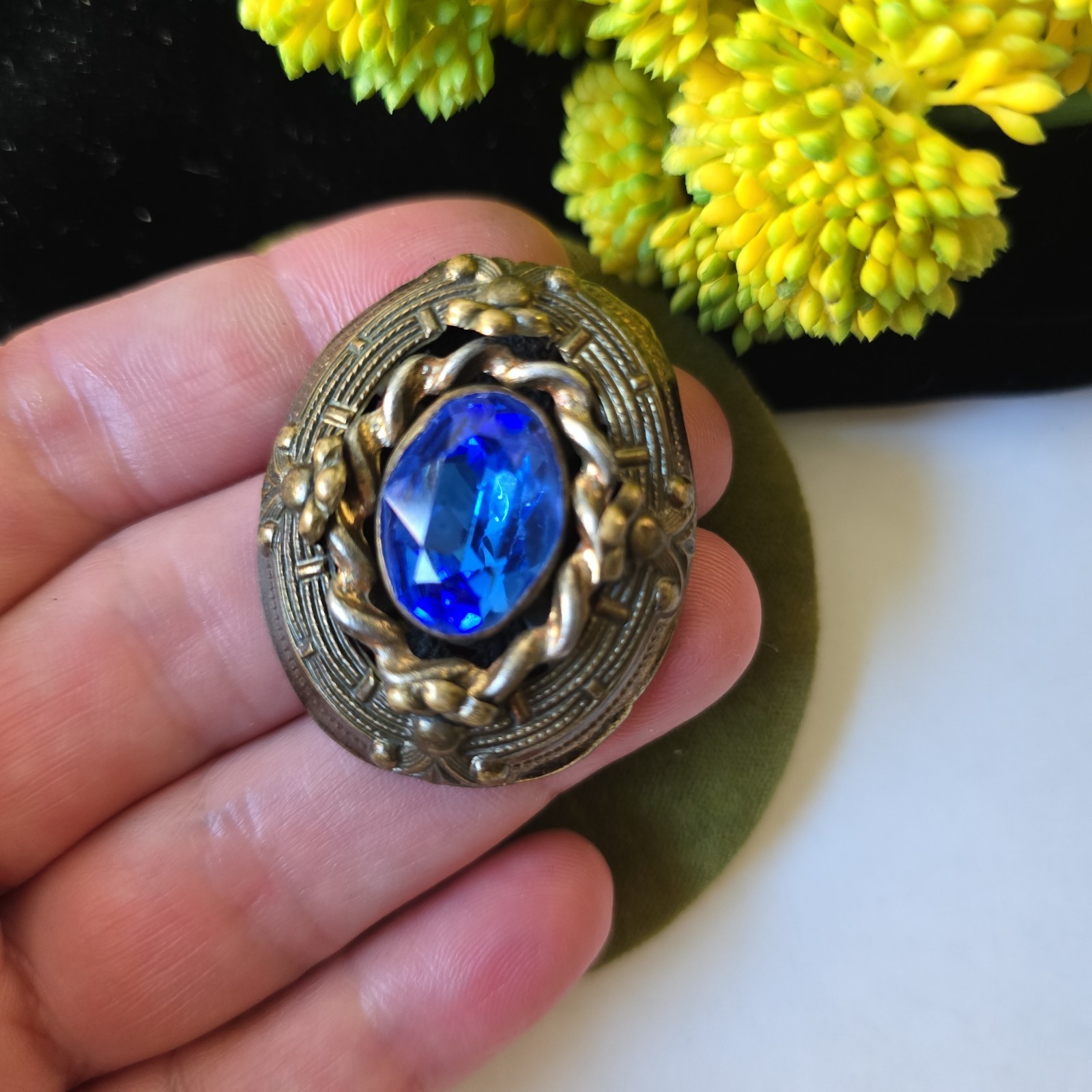 Antique Art Deco Gold Tone Blue Glass Rhinestone Fur Dress Clip Brooch
