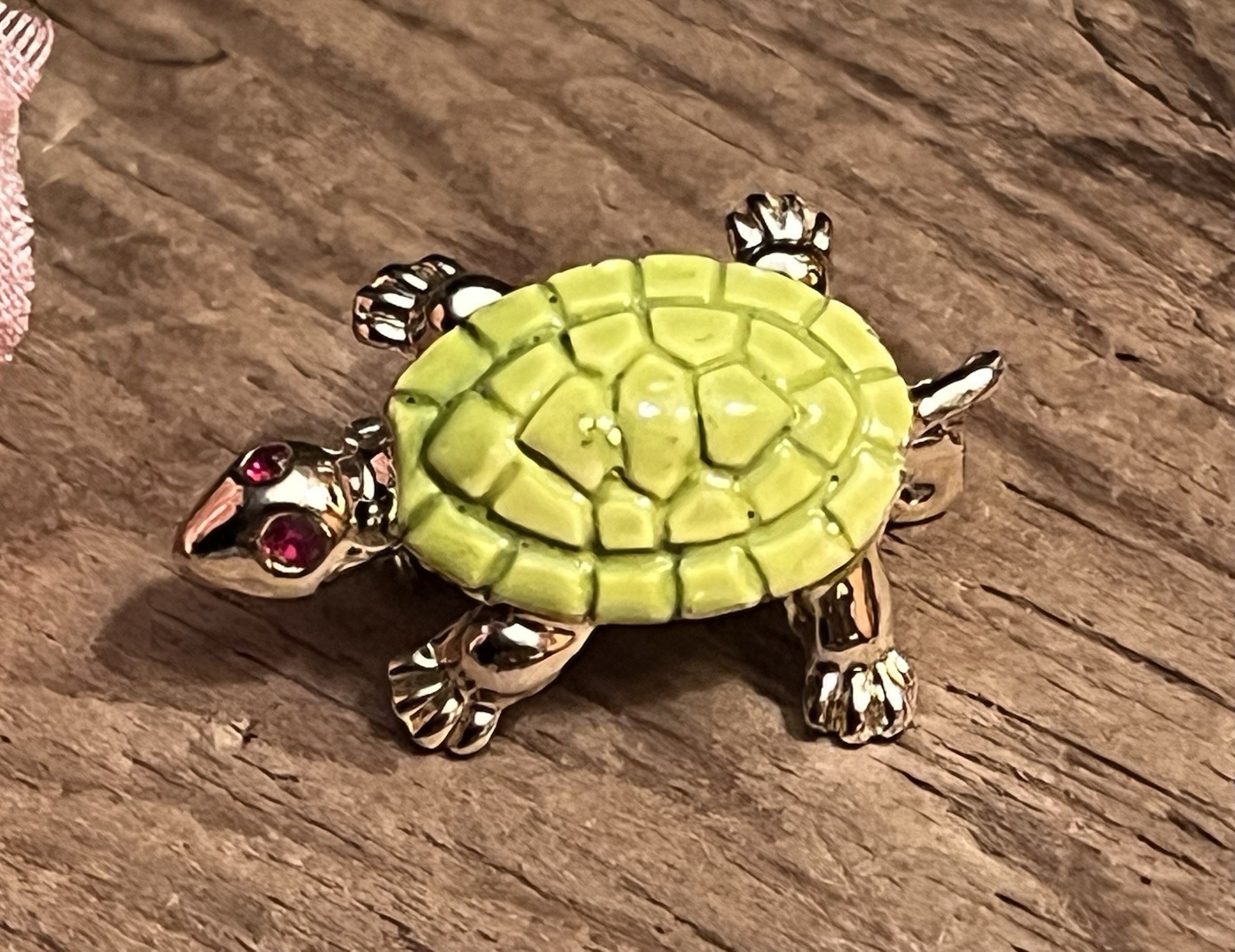 Shiny Gold Tone Sea Turtle Brooch Blue Green Enamel Shell Red Eyes