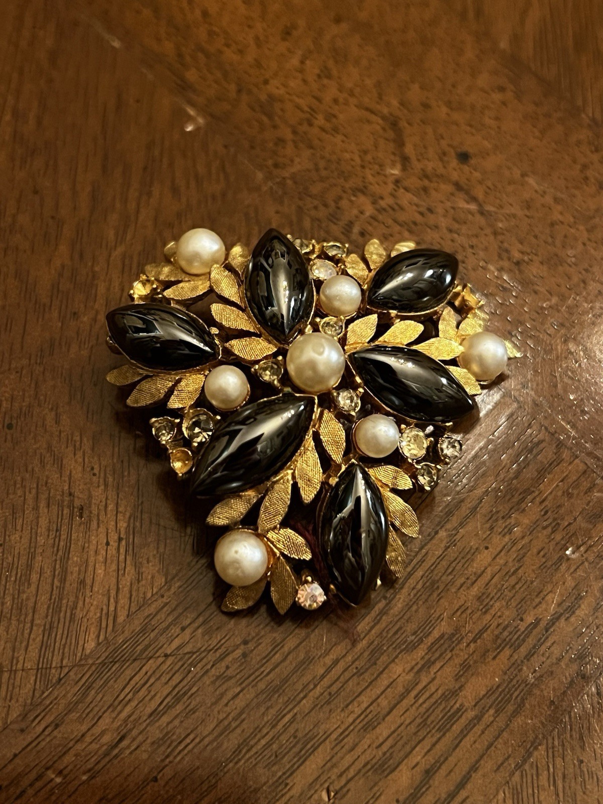 Vintage D’Arne Faux Pearl & Rhinestone Floral Cluster Brooch Gold Tone Signed!