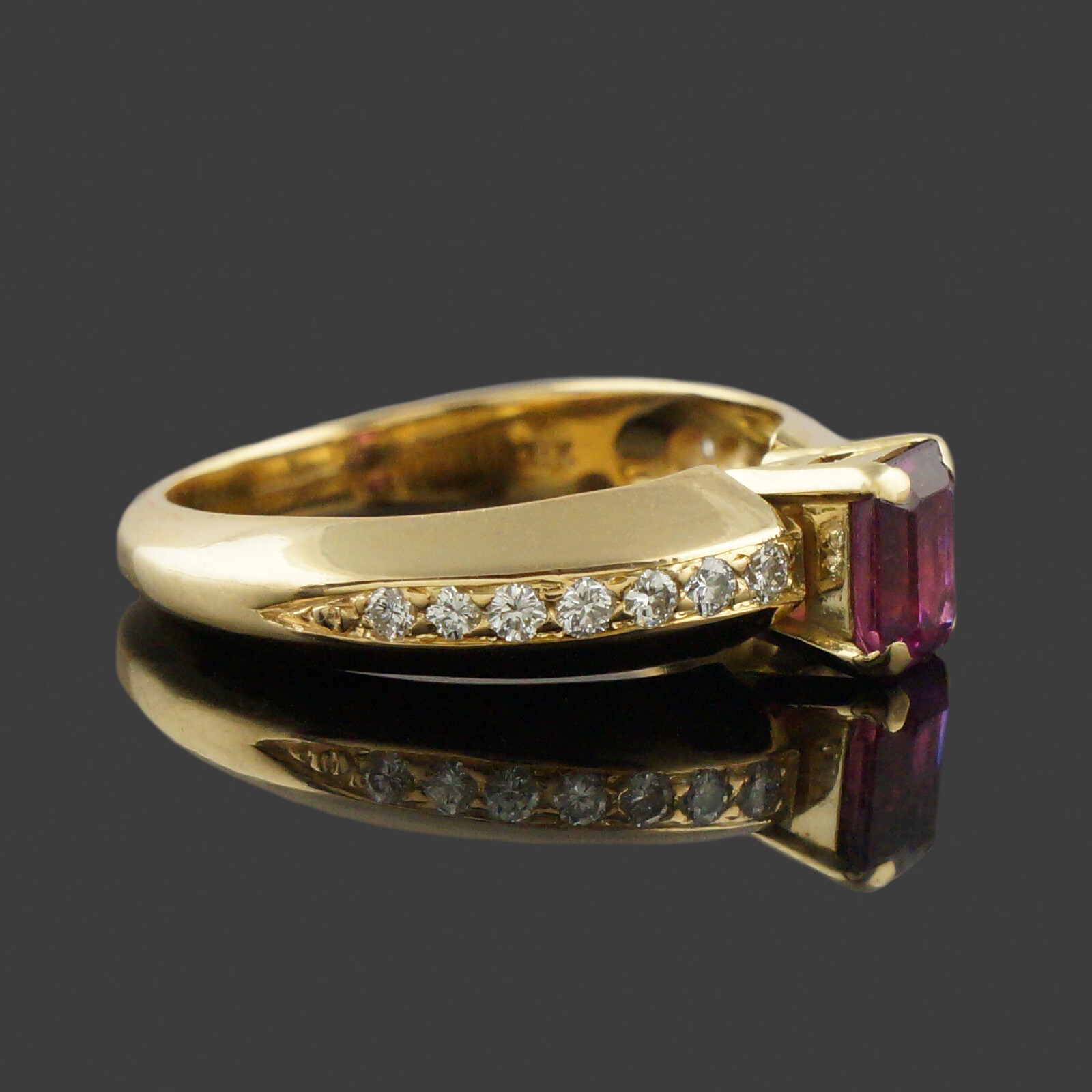 Solid 18K Yellow Gold, Pink Sapphire & Pavé Diamond Tapered Estate Ring