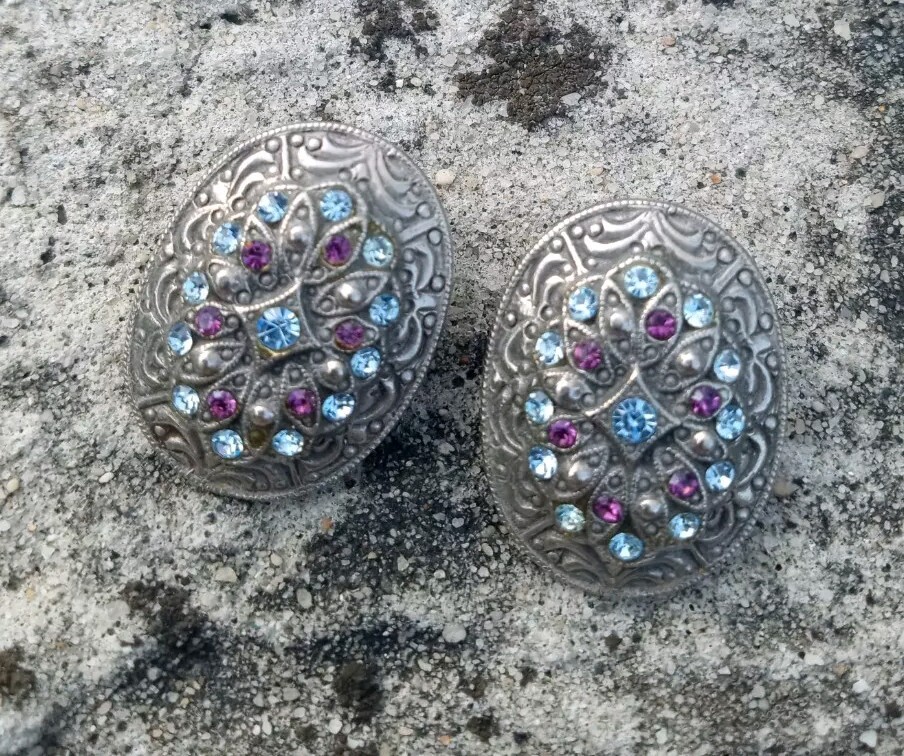 Vtg Pewter Earrings Rhinestone Clip On Blue And Purple