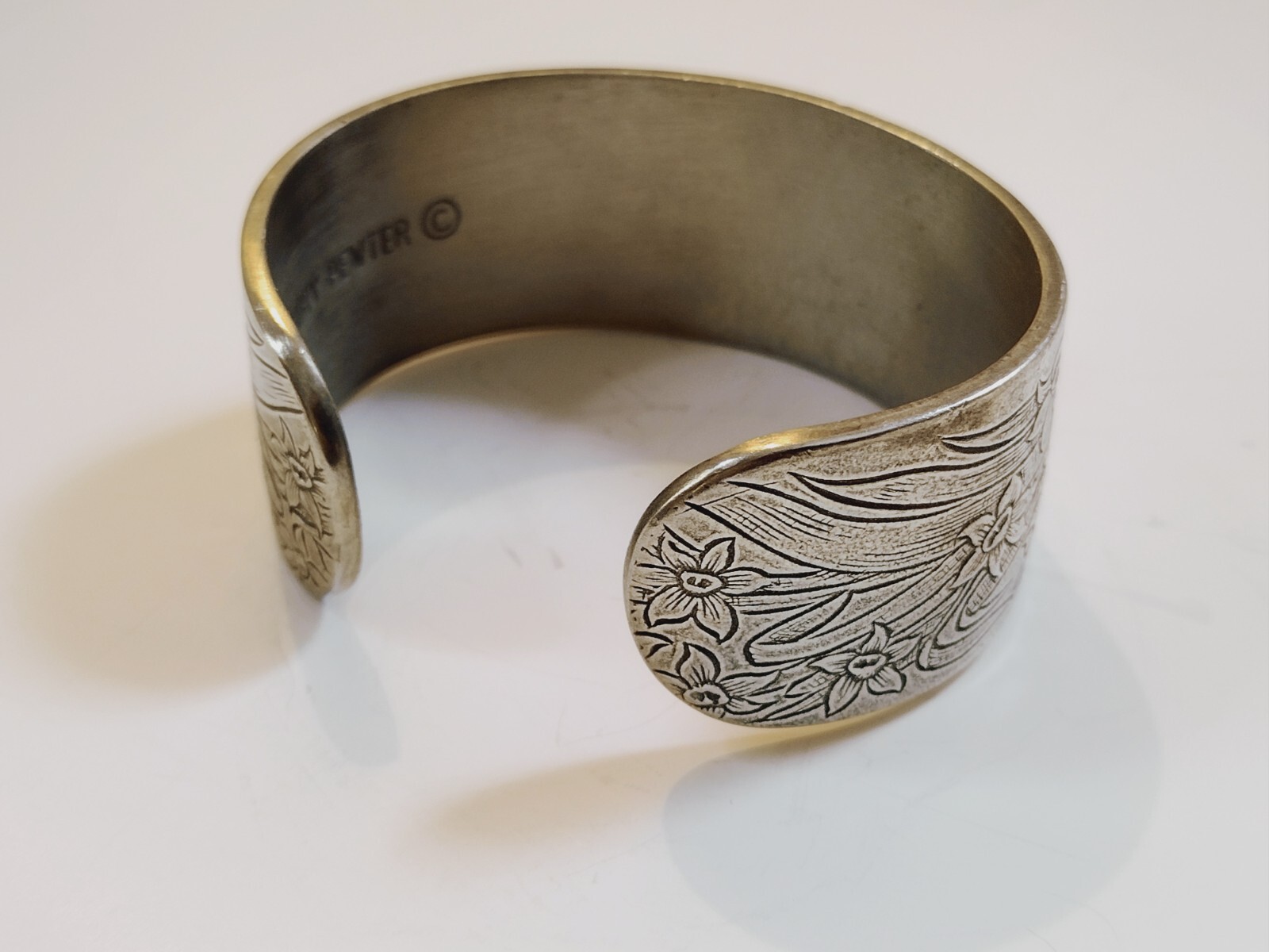Vintage Pewter Cuff Bracelet Women’s 79g floral