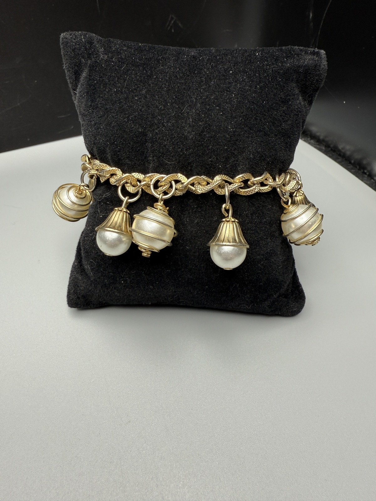 Charm Bracelet Gold Tone Bead Dangle Faux Pearl Wire Wrapped 7.25” VTG Cha Cha