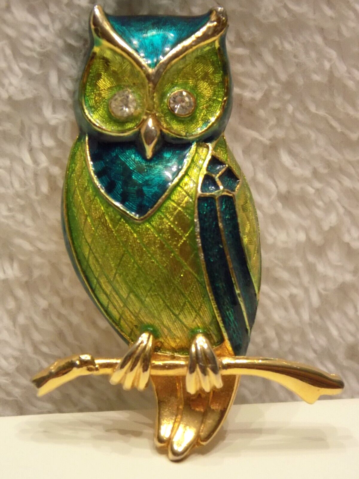VINTAGE BOUCHER LIME & KELLY GREEN ENAMEL OWL W/ CLEAR CRYSTAL EYES 8668P