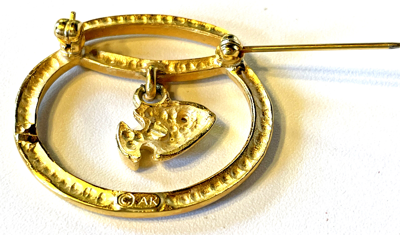Vintage Jewelry Pin Signed Anne Klein Goldfish In Bowl Gold Toned Metal