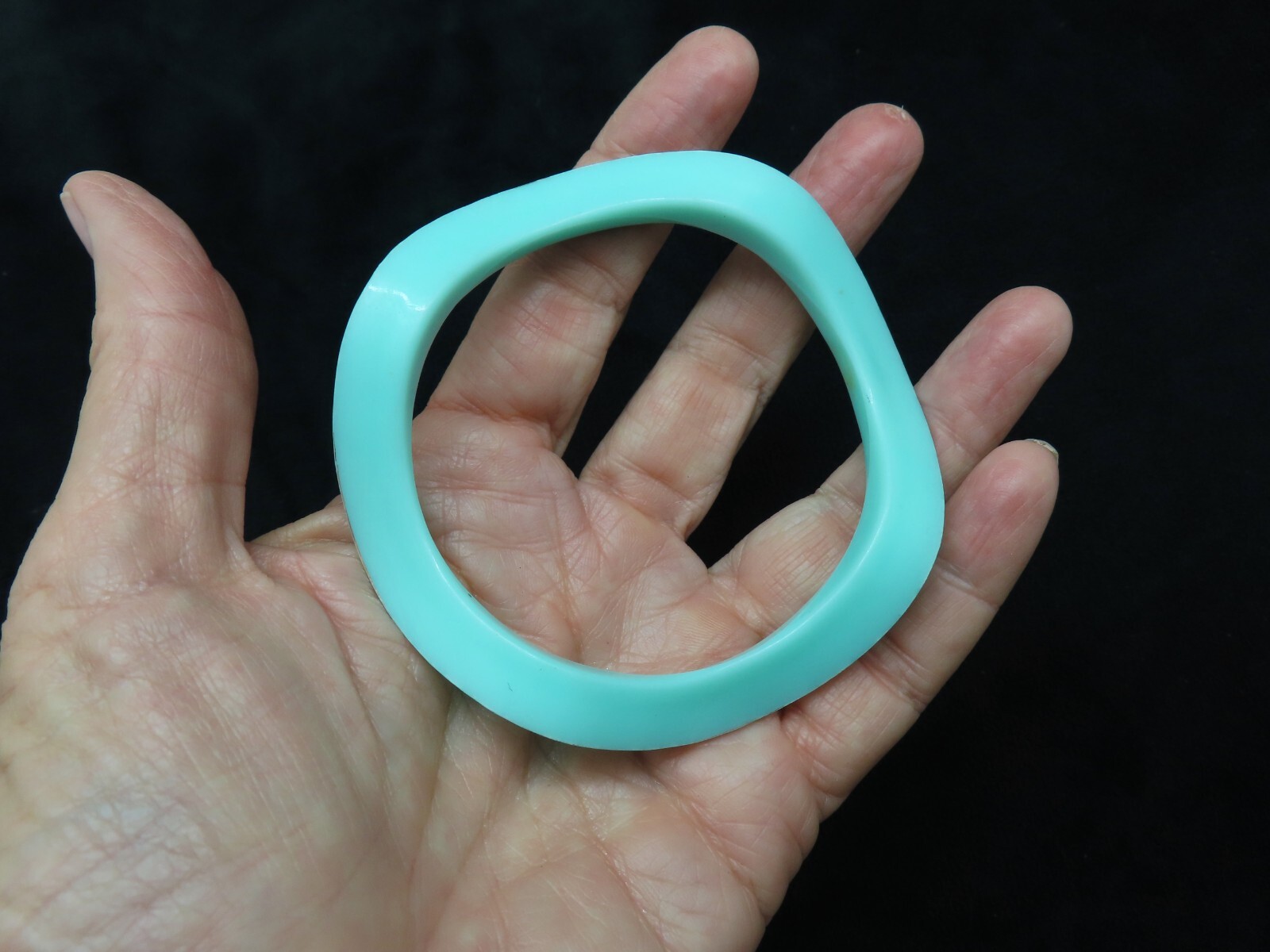 Vintage 1950’s Teal w/Gold Edge Ruffle Bracelet Lucite