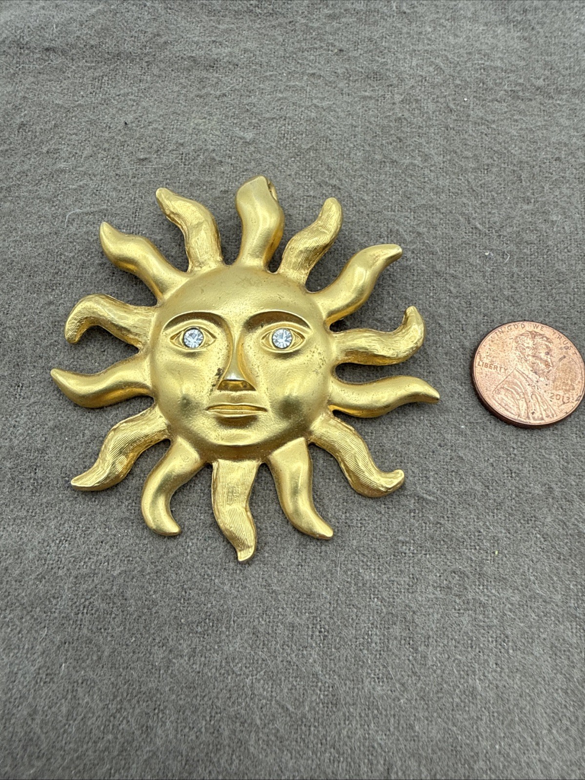Vintage Avon Sun Brooch Pin Pendant Jewelry Gold Tone Clear Rhinestone Eyes