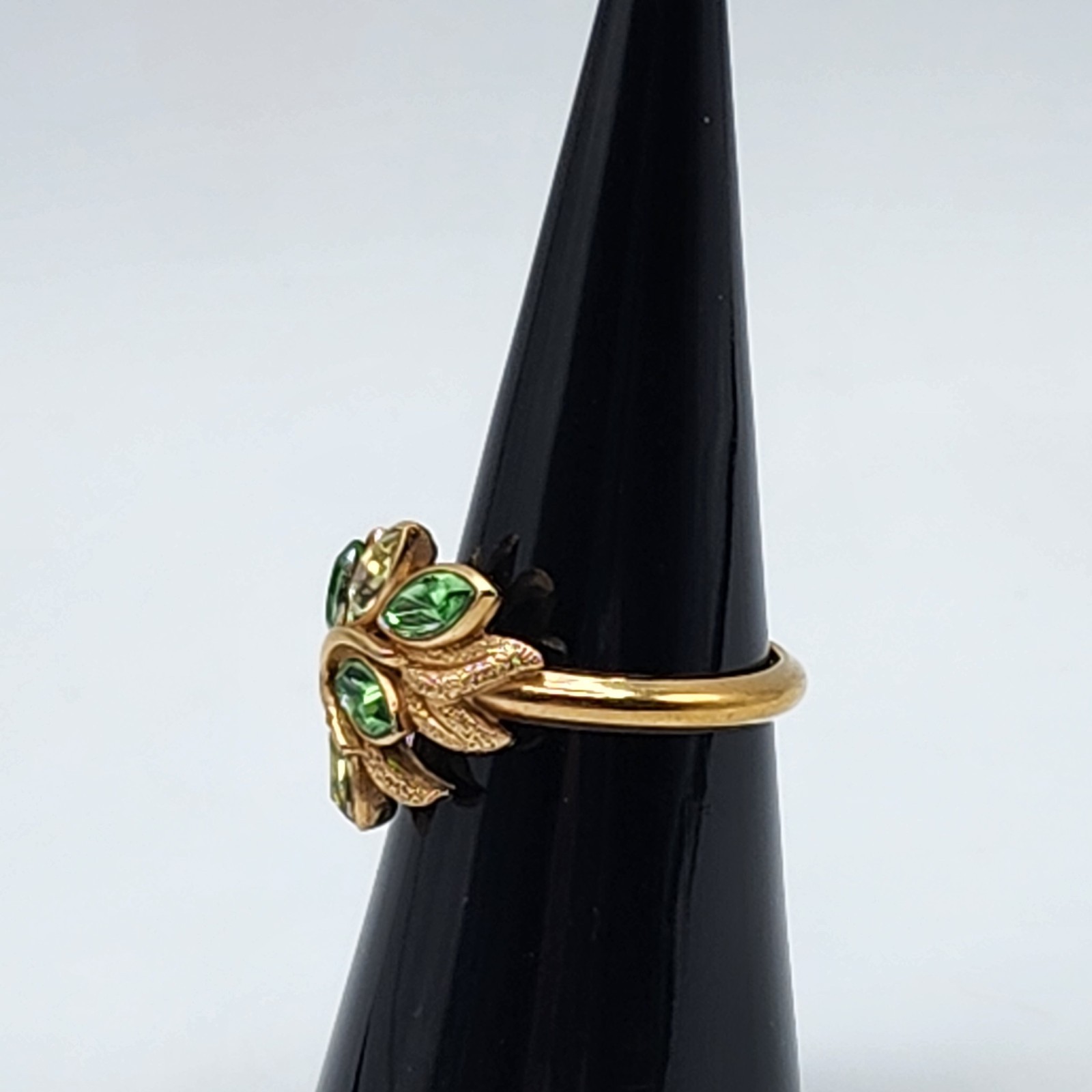 Avon Leaf Ring Citron Emerald Faux Gold Tone Sizer 6.5 Nature May Birthstone