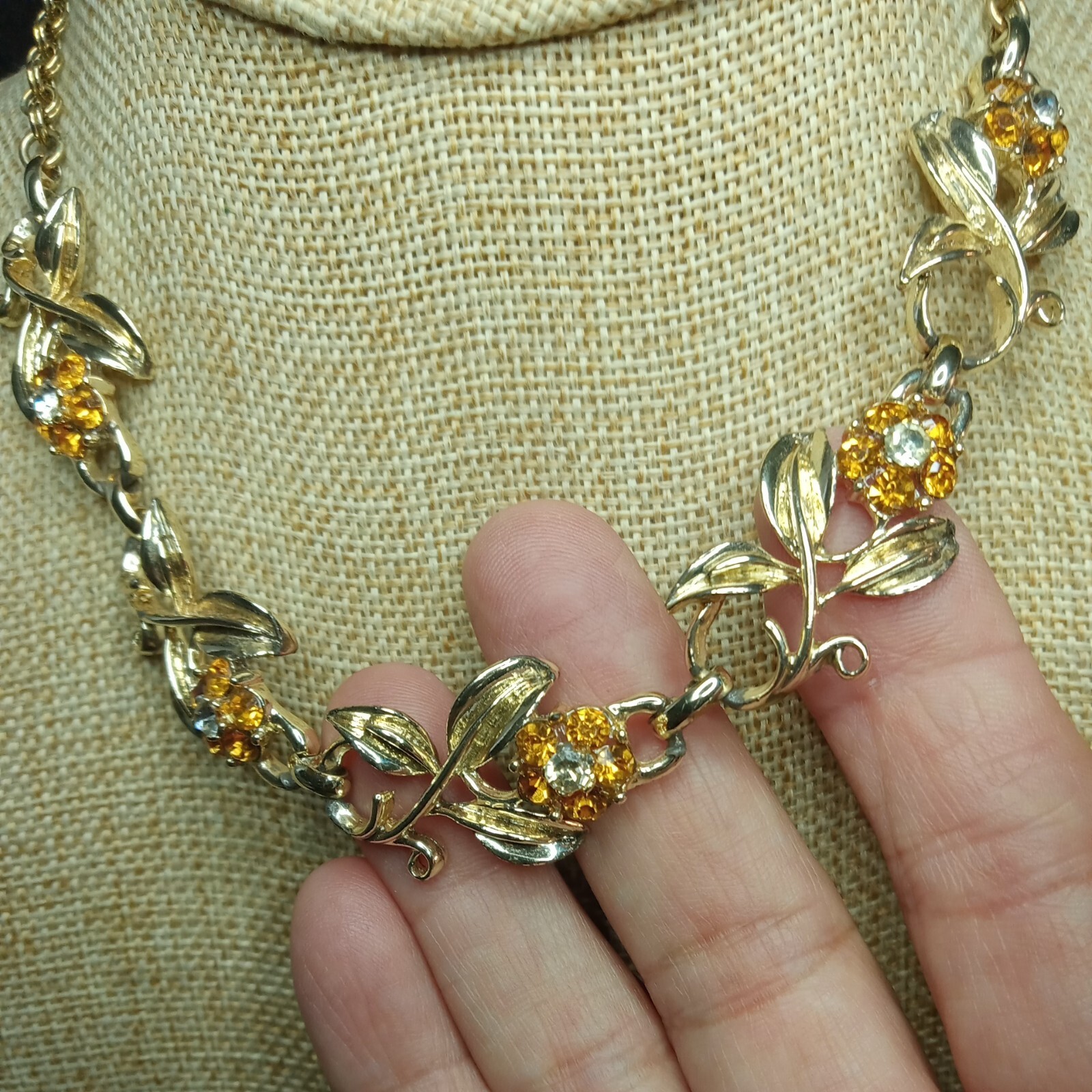 Vintage Faux Topaz And Clear Rhinestone Flowers Leaves Necklace. 6526