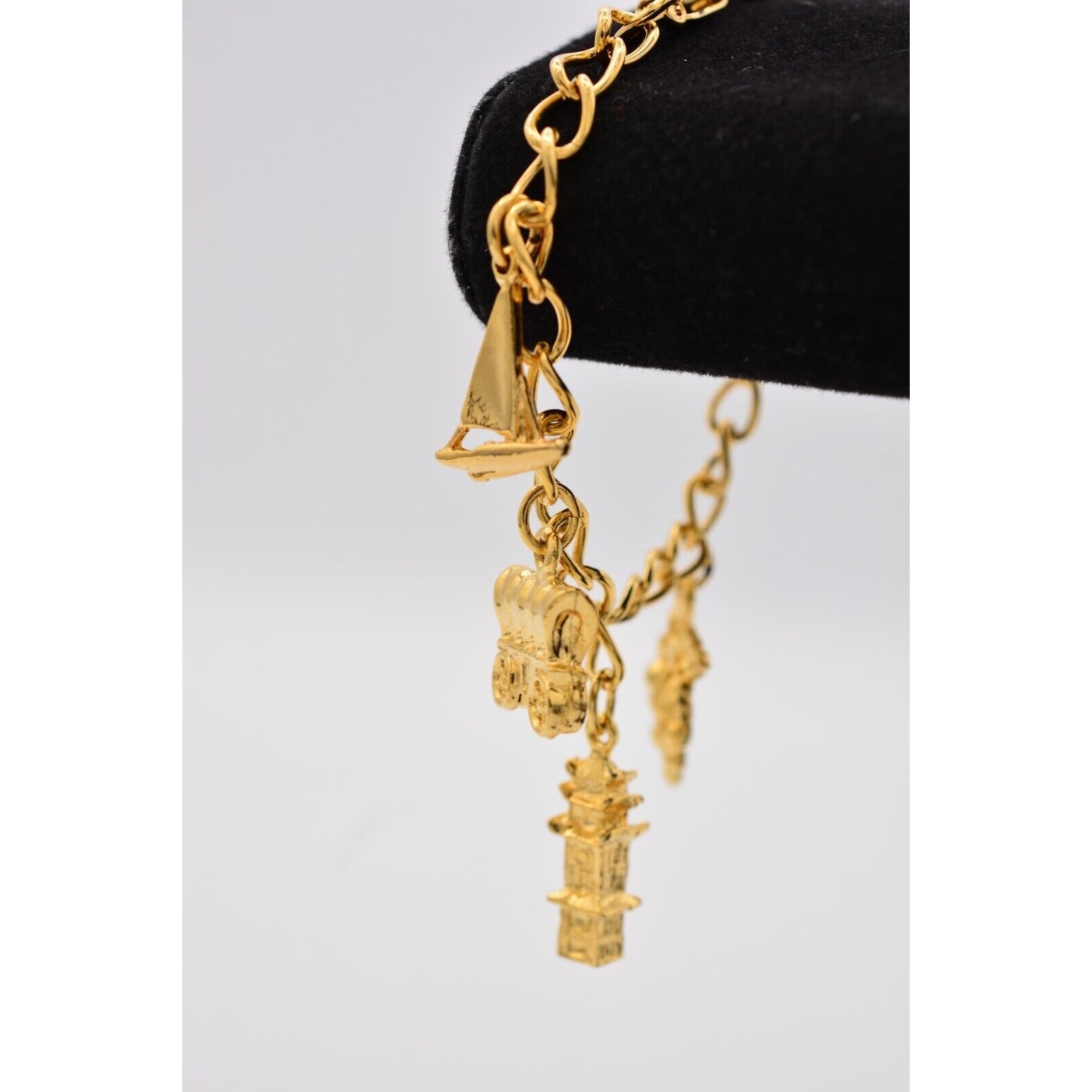 Vintage Charm Bracelet Disneyland Grapes Sailboat Gold Tone Chain Dangle BinAD