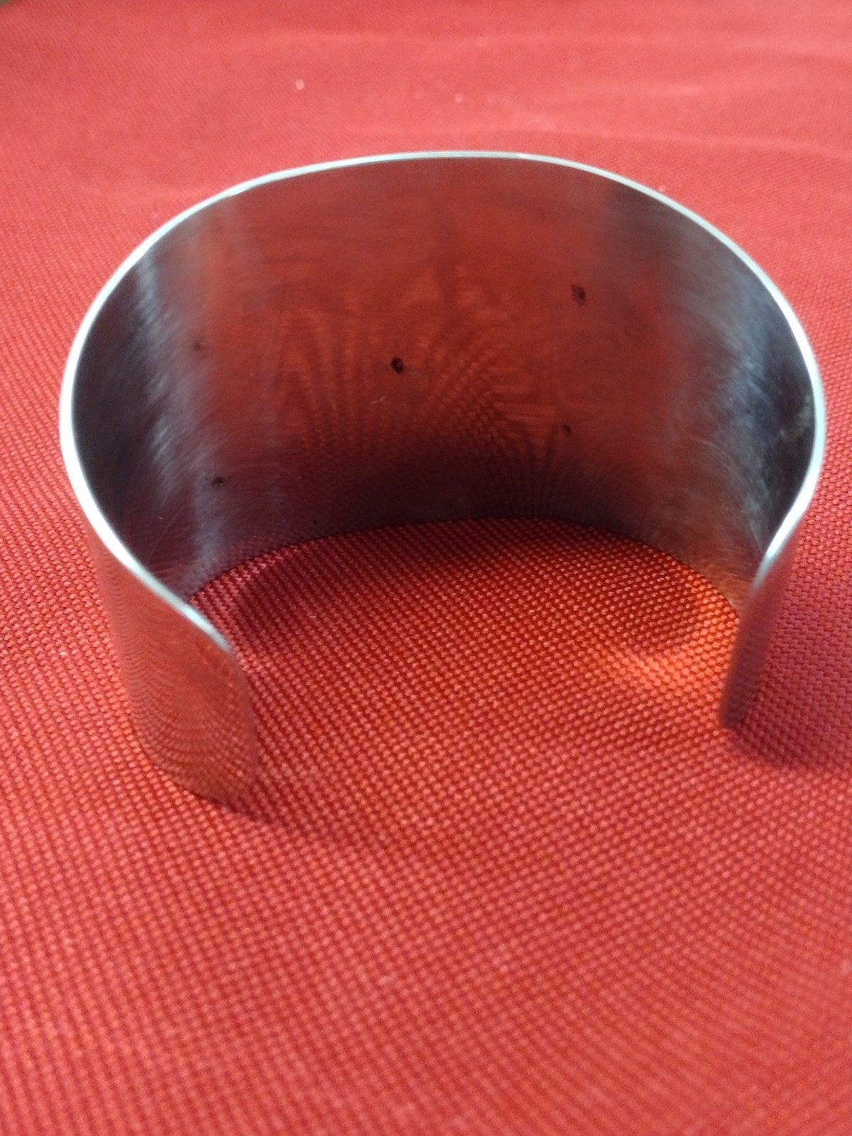 Vintage 1970s Silver Toned Metal Cuff bracelet with Onyx and Shell Inlay