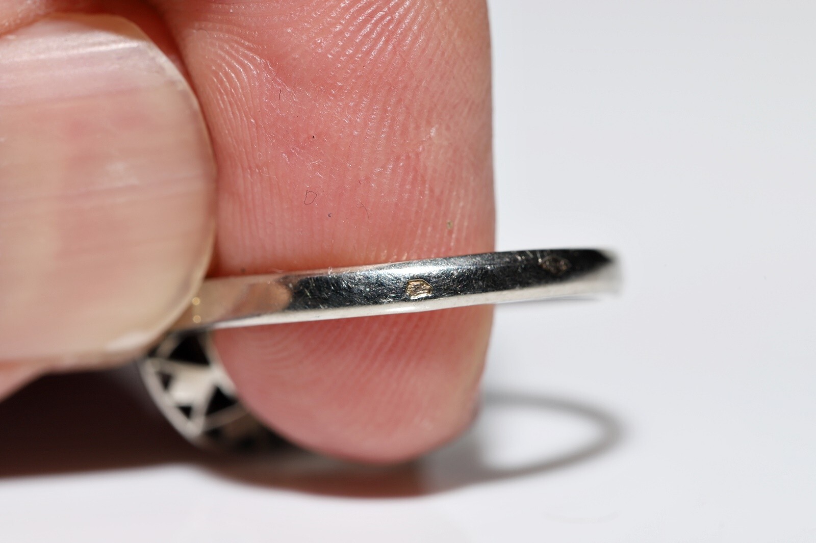 Antique Circa 1920s 18k Gold Natural Diamond Decorated Ring