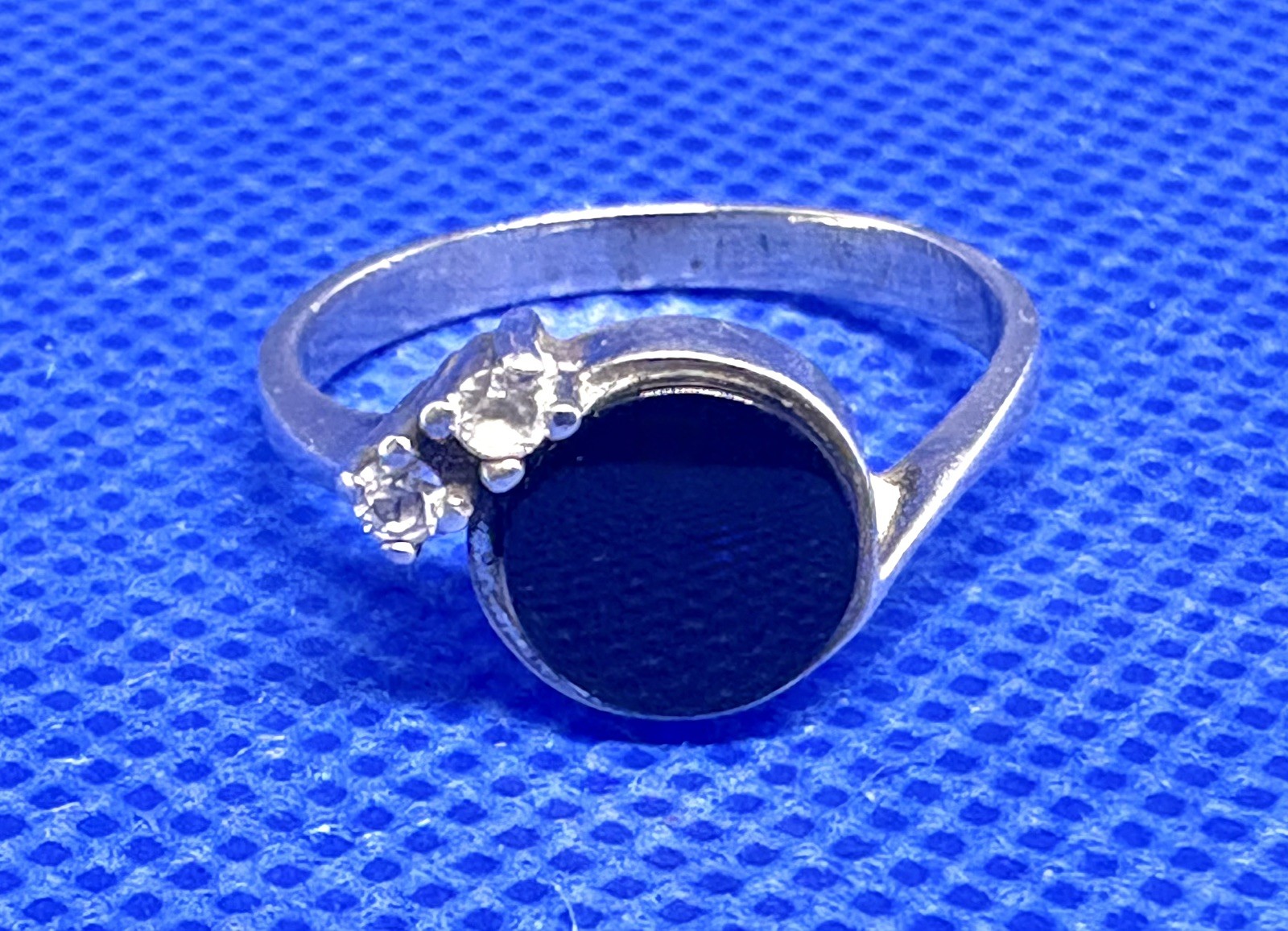 A08 Vintage 925 Sterling Silver Ring Size 8 est 1950s Black Onyx & Topaz 2.95g