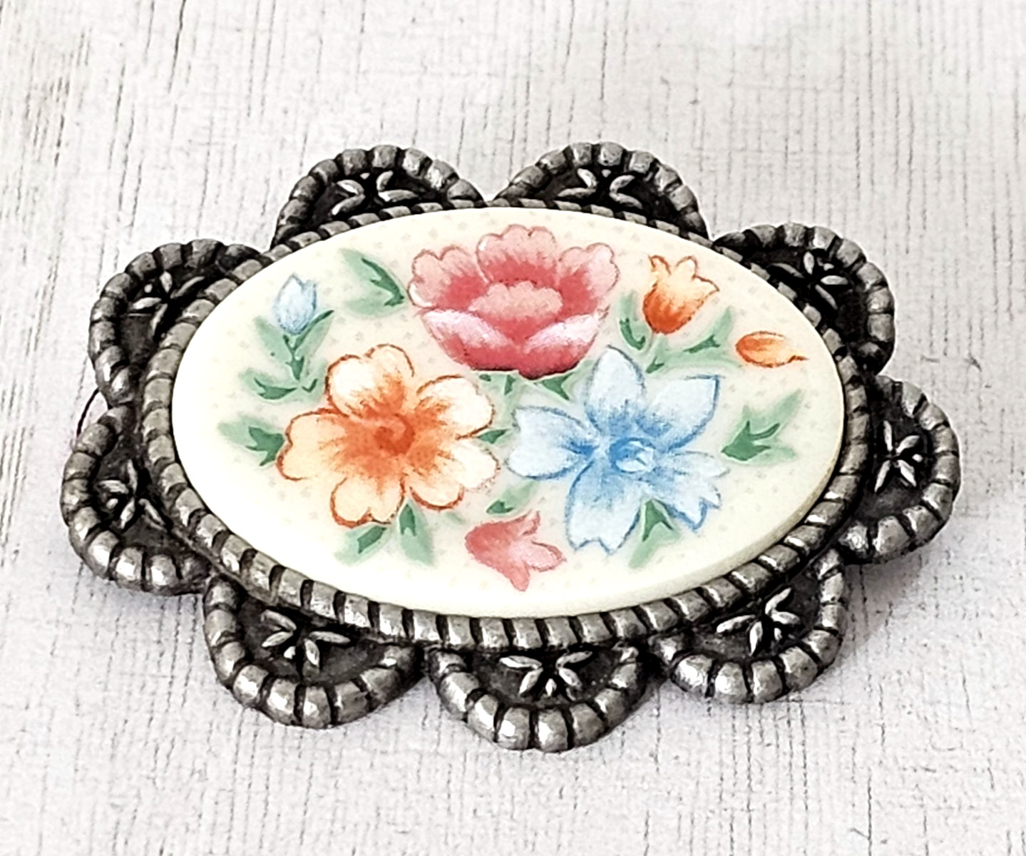 Vintage Longaberger Mother’s Day 2003 Metal Ceramic Floral Brooch