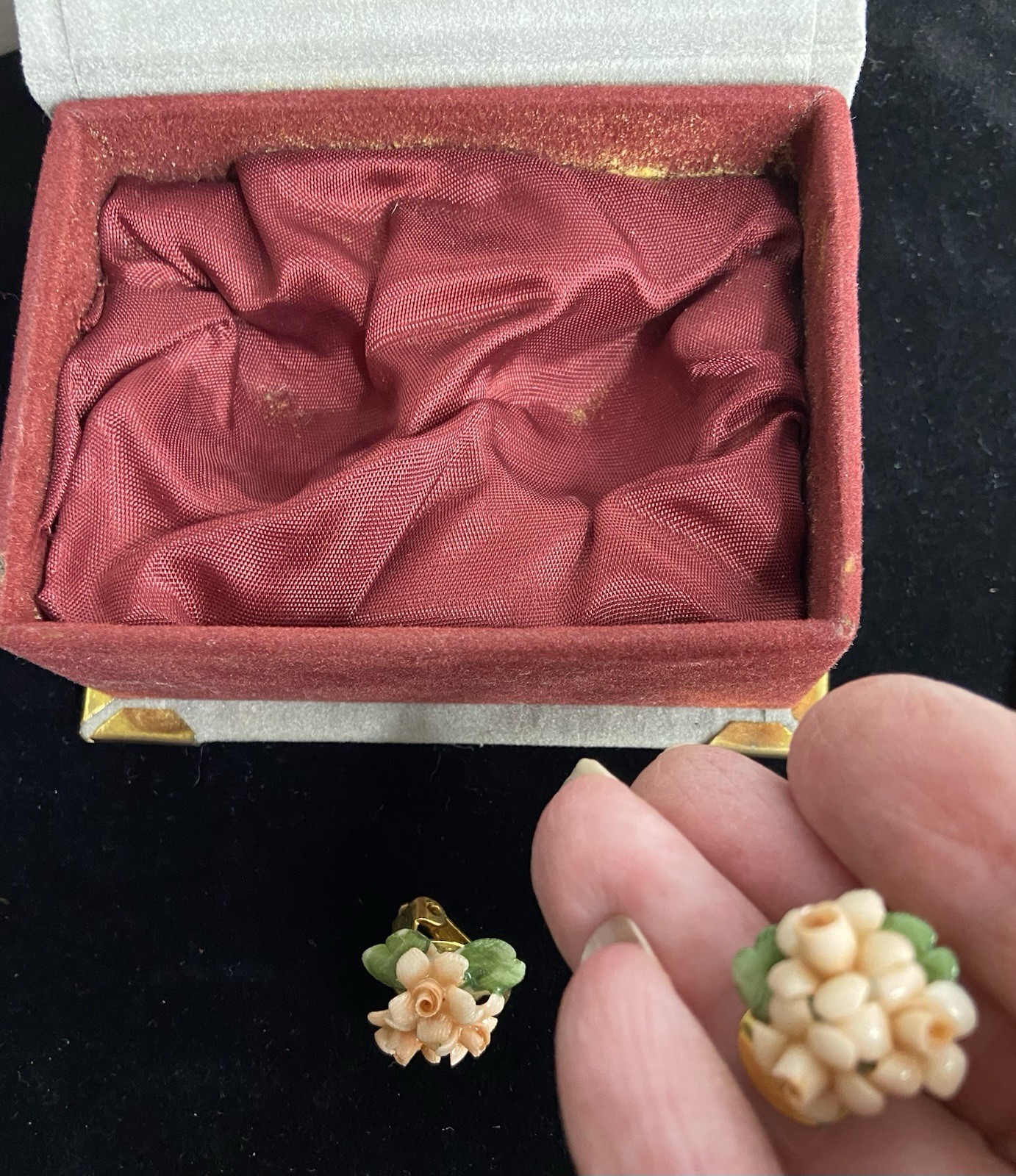 Capodimonte Clip Earrings Pastel Pink And Green Flowers Vintage Italy *READ