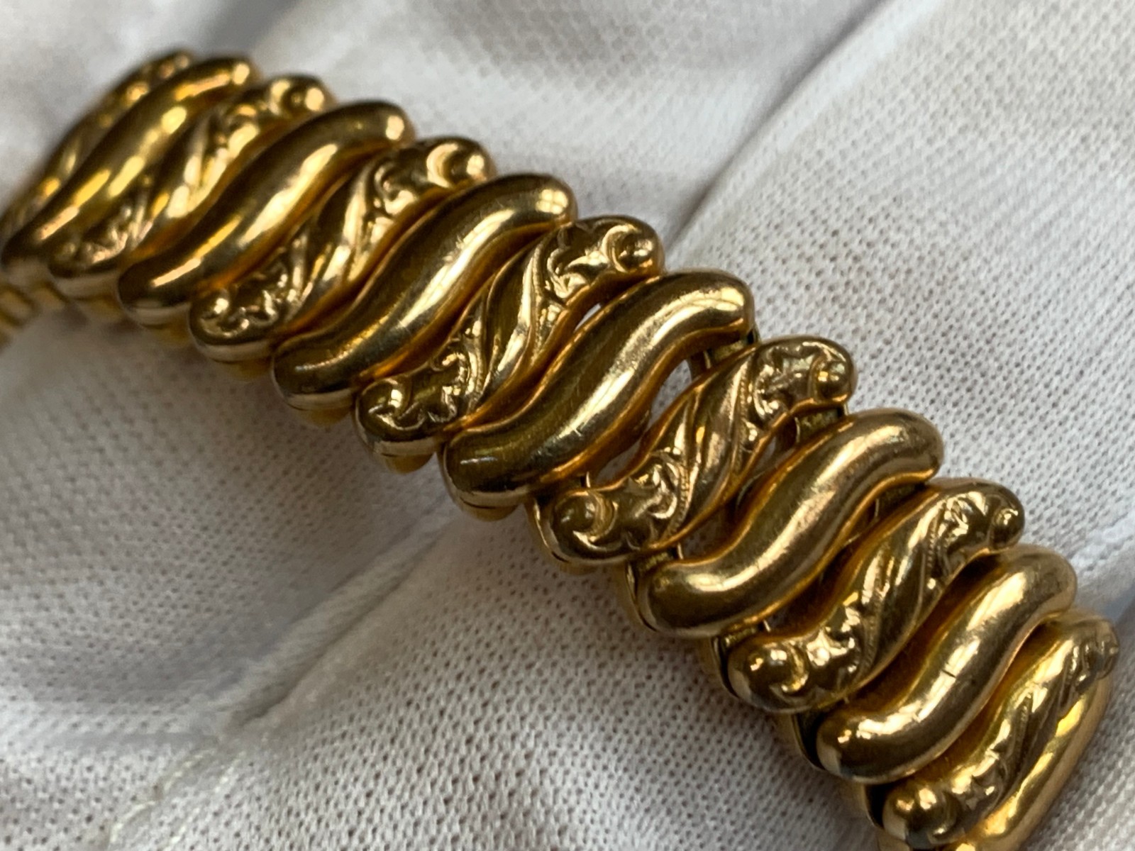 Vtg American Queen Sweetheart Bracelet 5-8.5″ Stretch Band Pitman & Keeler