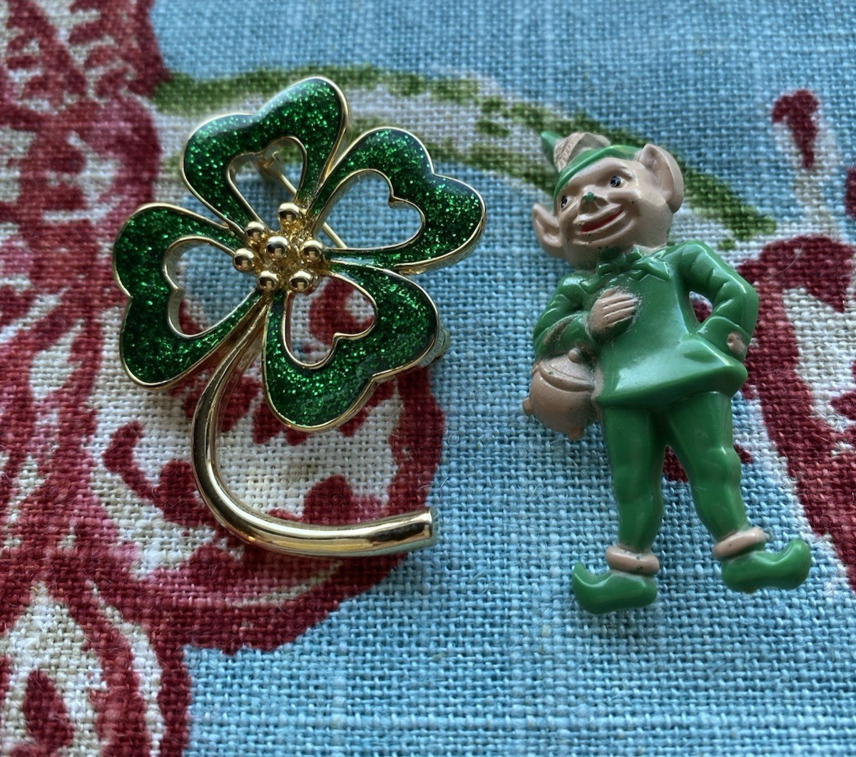 St Patrick’s Day Green Four Leaf Clover and Leprechaun Brooch Pin