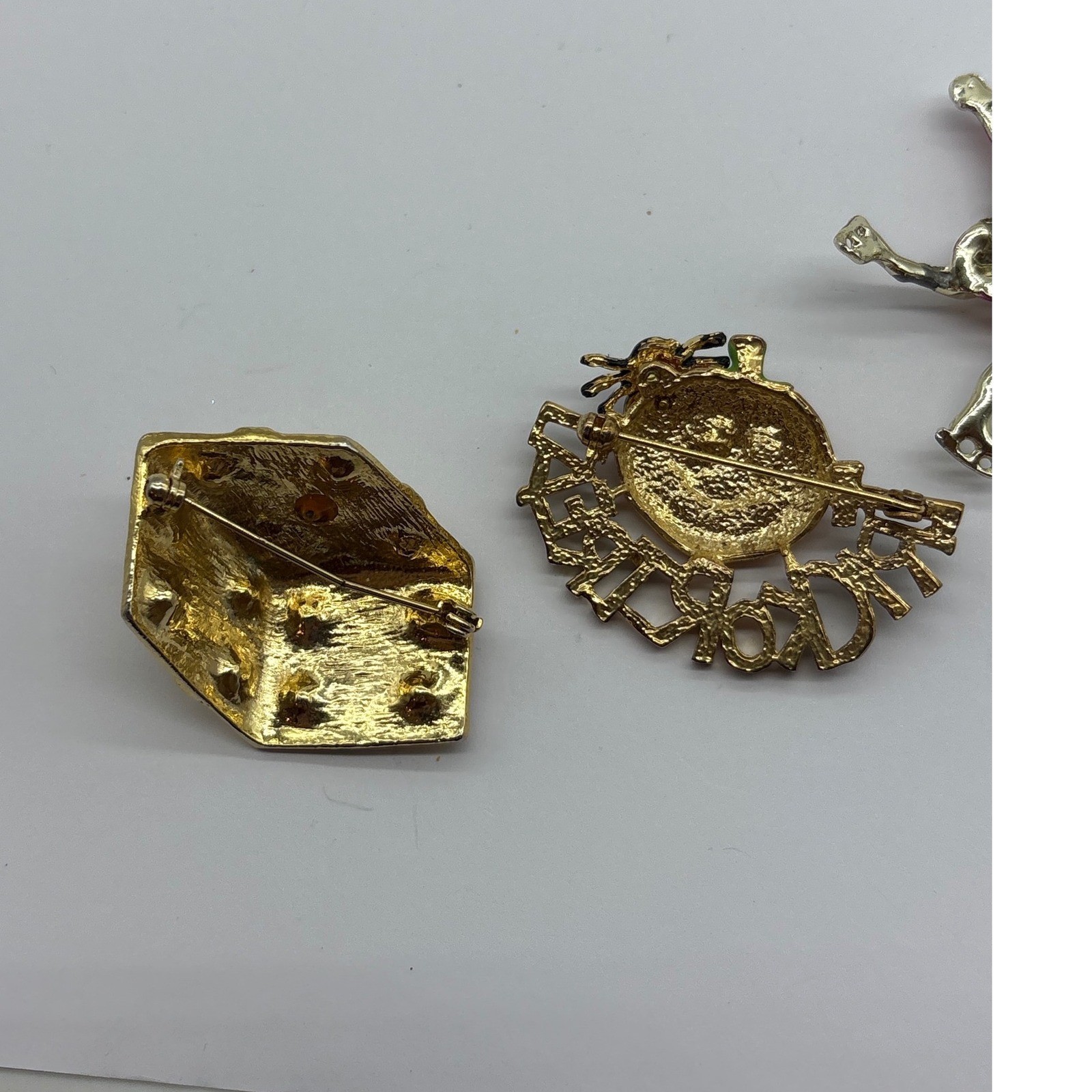 Vintage Holiday Brooch Lot 5pc Christmas Tree Pumpkin Bell Skater Gift Box J43