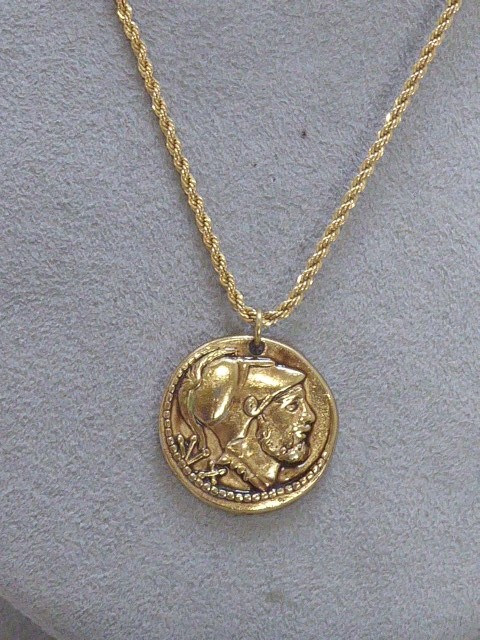 VINTAGE 14K Y. GOLD FILLED CHAIN EAGLE ROMAN SOLDIER G PLATED PENDANT NECKLACE