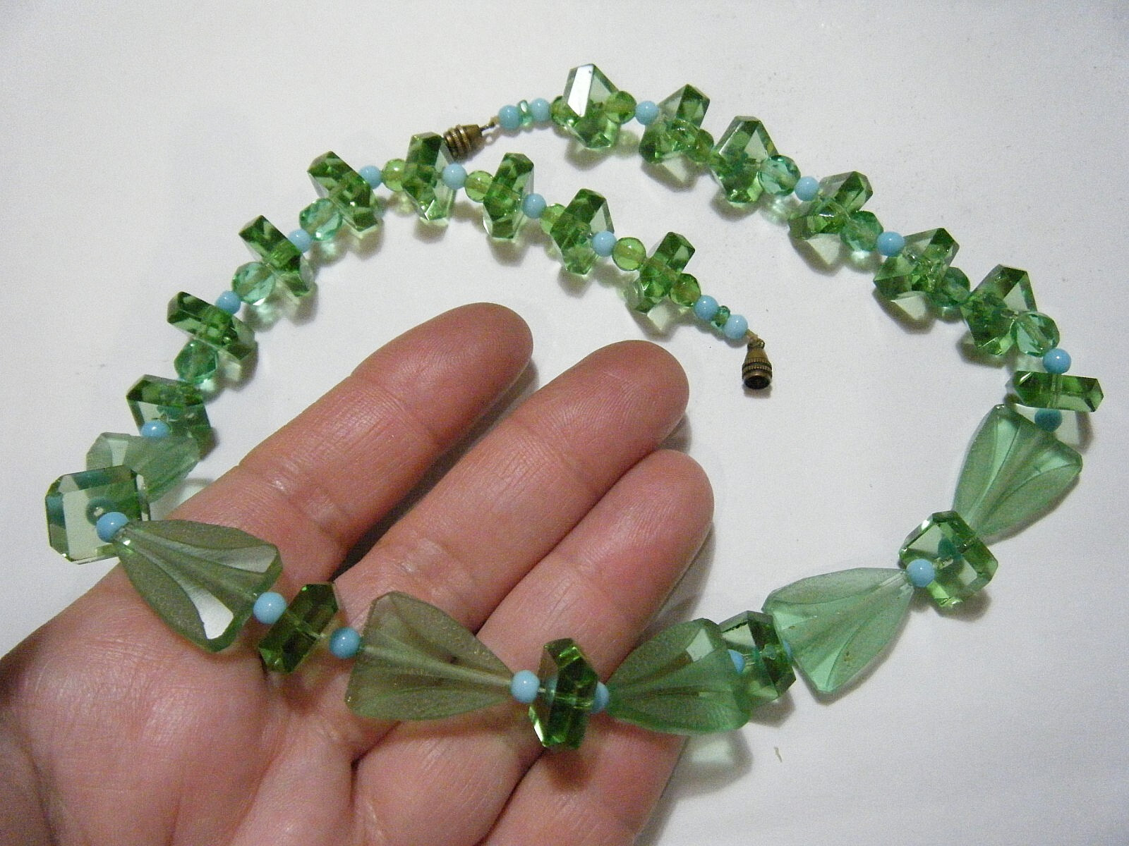 17″ Vintage Czech Green Glass Necklace Art Deco Frosted & Polished Faceted Beads