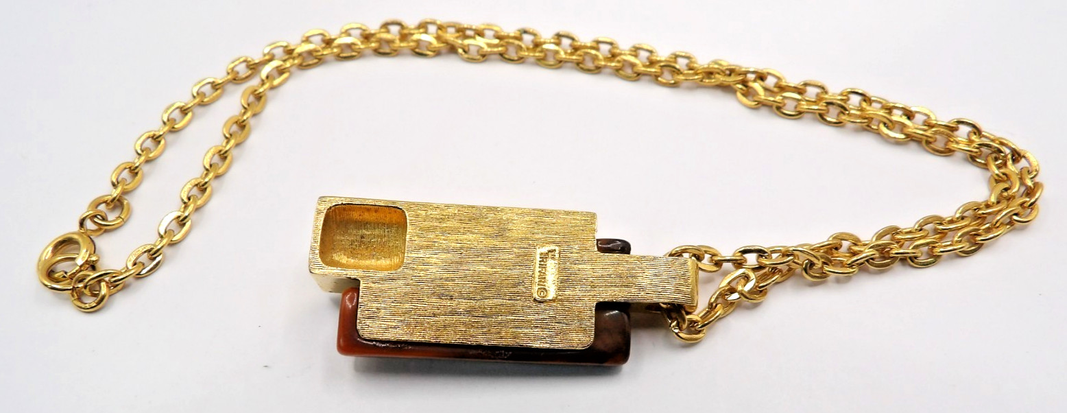 Crown Trifari Lucite Tortoise Modernist Pendant 16″ Necklace Gold Tone