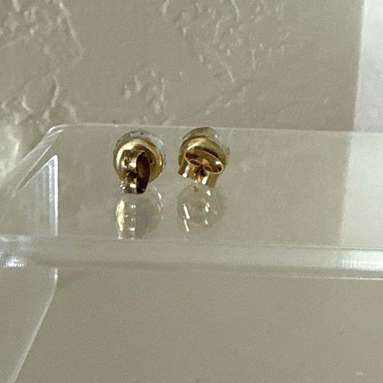 Vintage Faceted Glass Stud Earrings Blue Green Purple Shifting Color Gold Tone