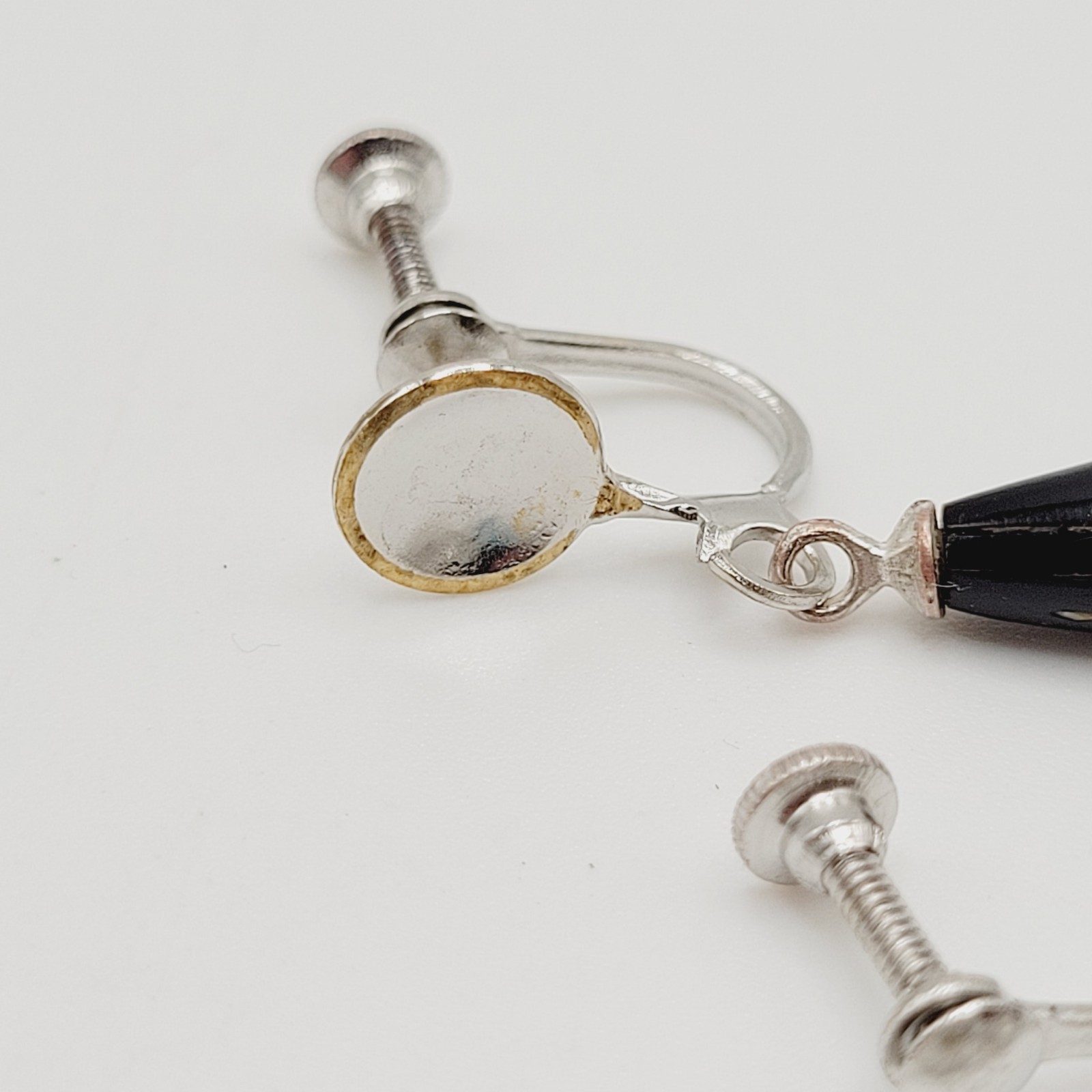 Hawaiian Natural Black Coral Teardrop Torpedo Mixed Tone Vtg Screw Back Earrings