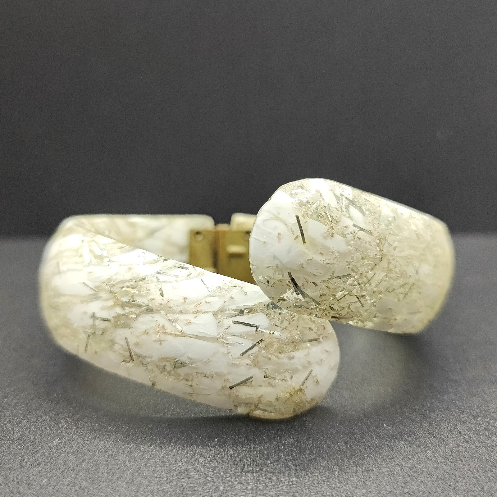 Vintage MCM 1950s Bypass Hinged Clamper Lucite Bracelet White Sparkly Confetti