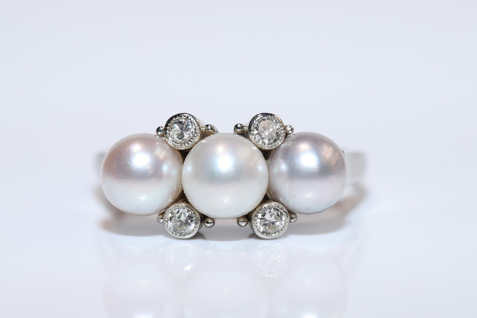 Vintage Circa 1970s handcrafted 14k Gold Natural Diamond And Pearl Ring