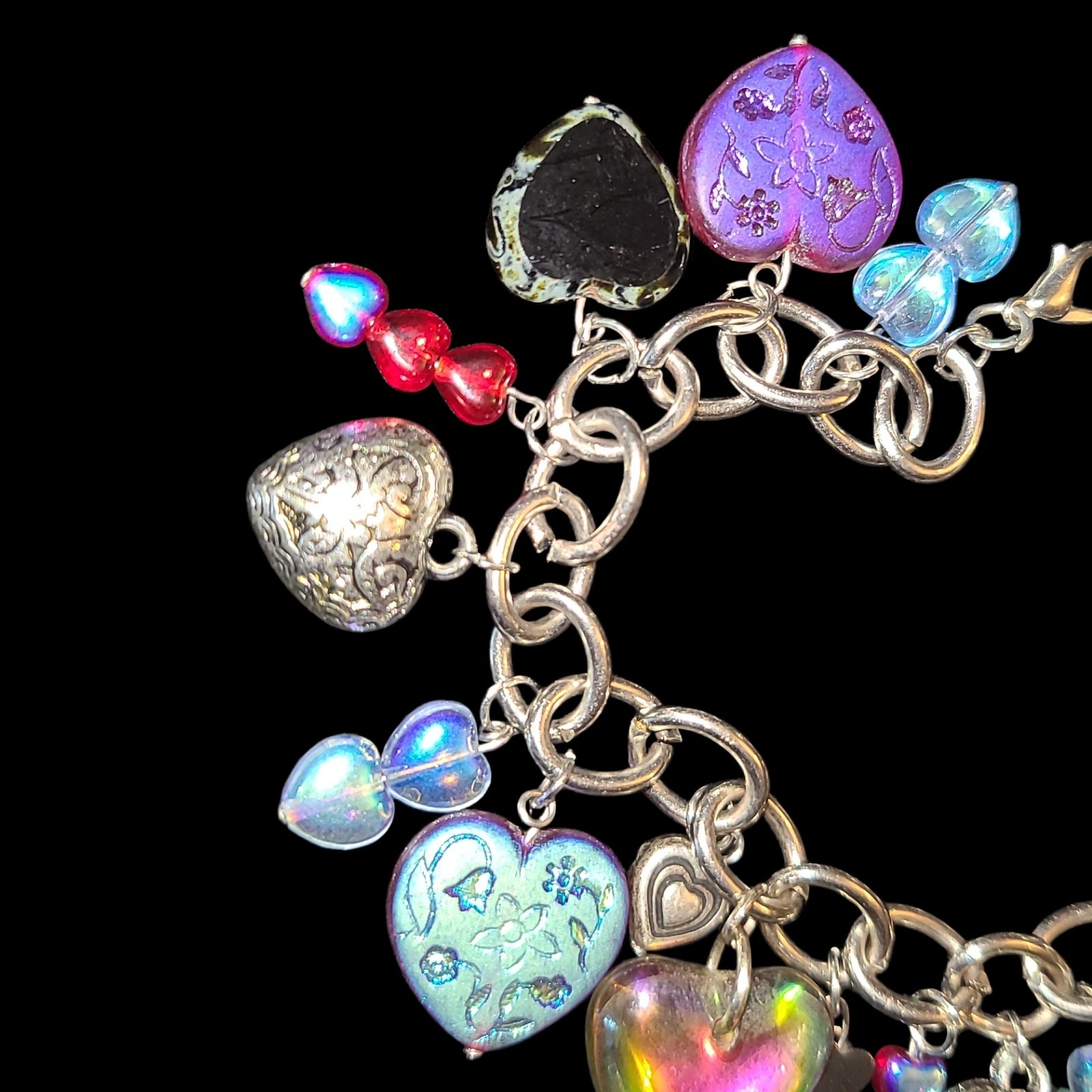 Art Glass Heart Charm Bracelet Silver Tone Red Purple Iridescent 8″