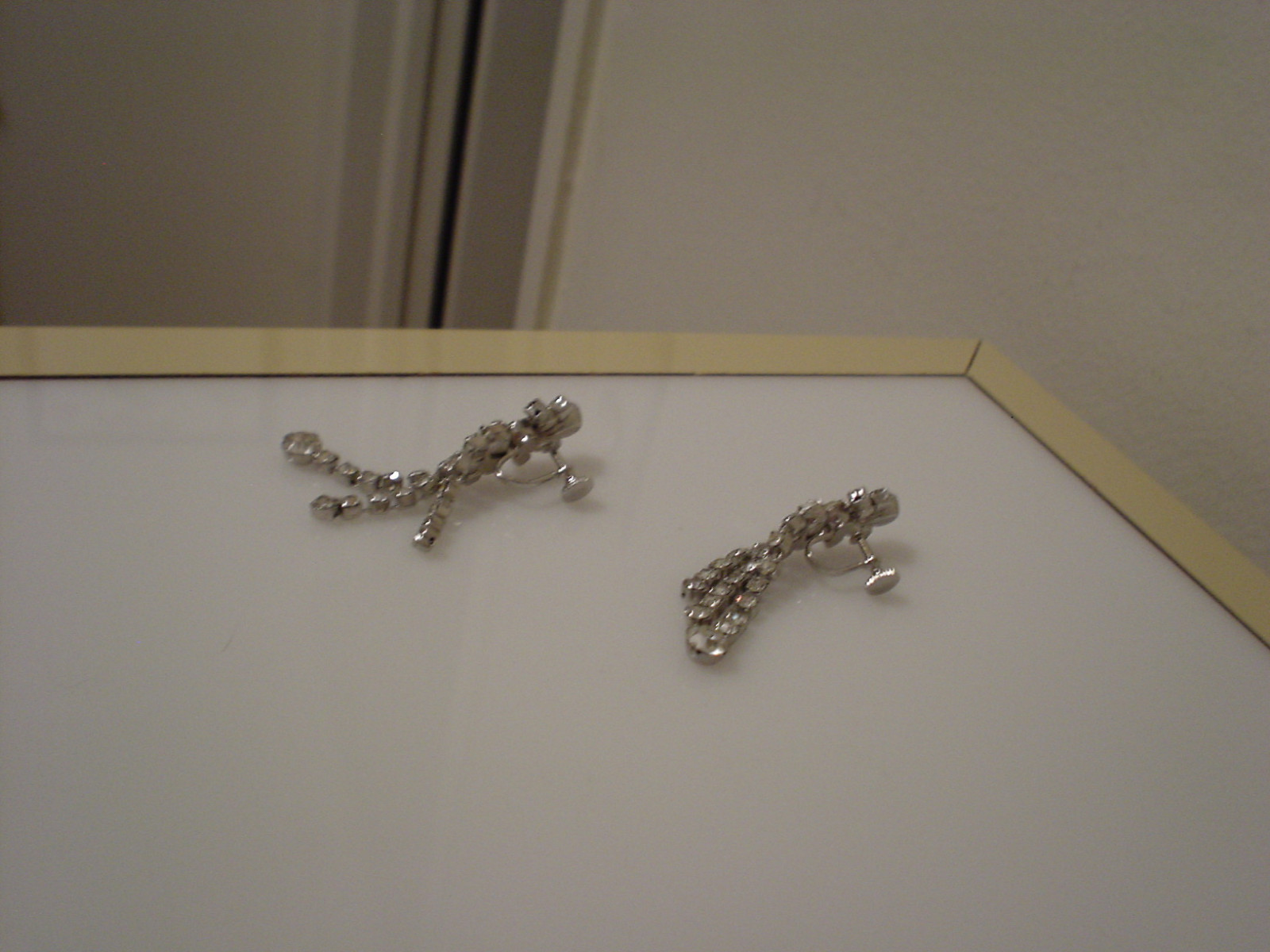 rhinestone screwback 3 strand graduated drop dangle 2 3/8″ flexible earrings