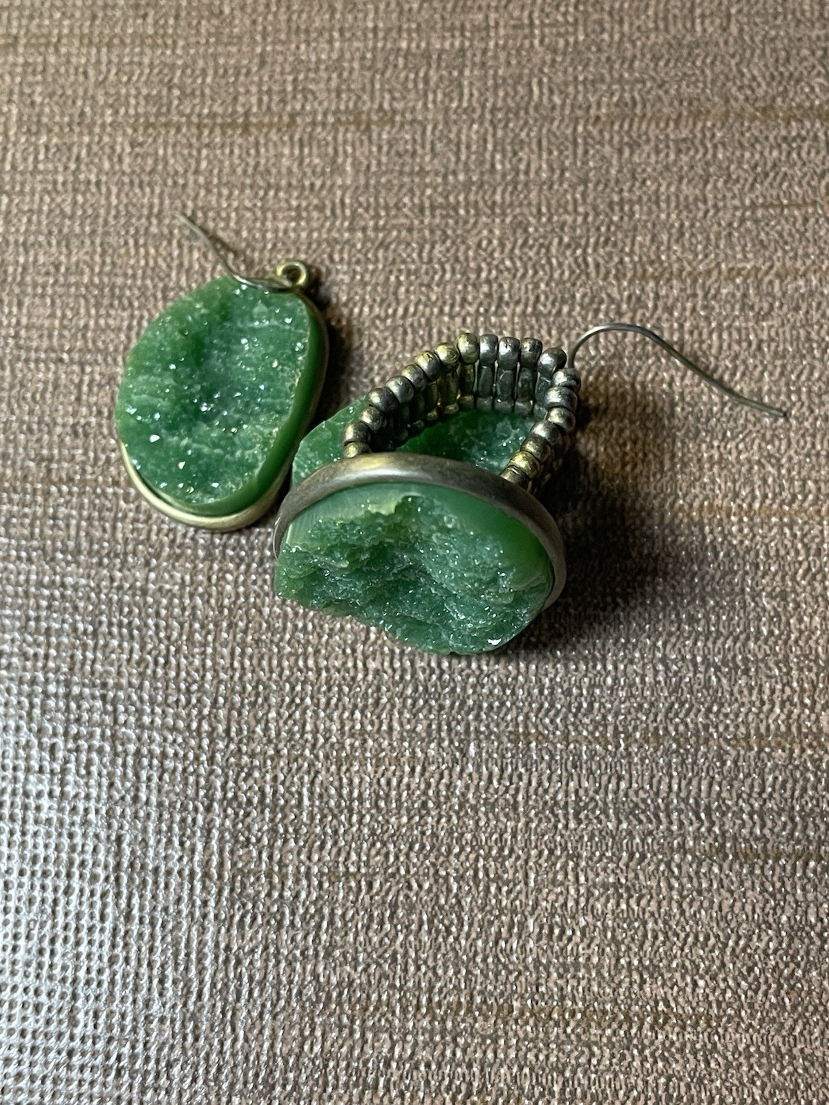 RARE Vintage Vivid Green Dyed Druzy Natural Stone Dangle Earrings ,Stretchy Ring
