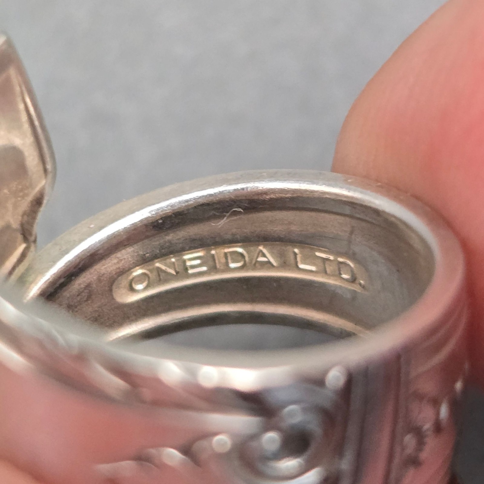 Vintage Oneida Silverplate Spoon Ring Size 6 Ornate Upcycled Statement Jewelry