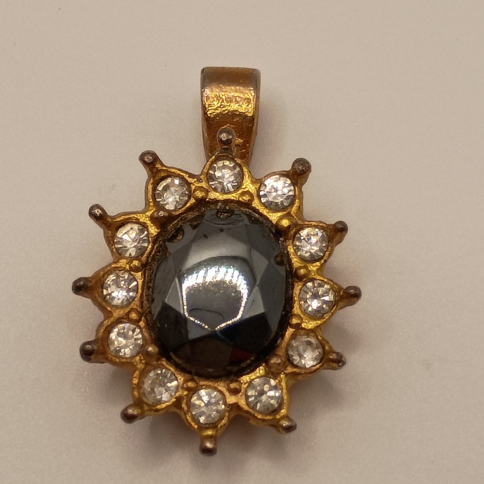 Vintage Sunburst Cluster Gold Tone Pendant Charm Metallic Enamel Finish READ