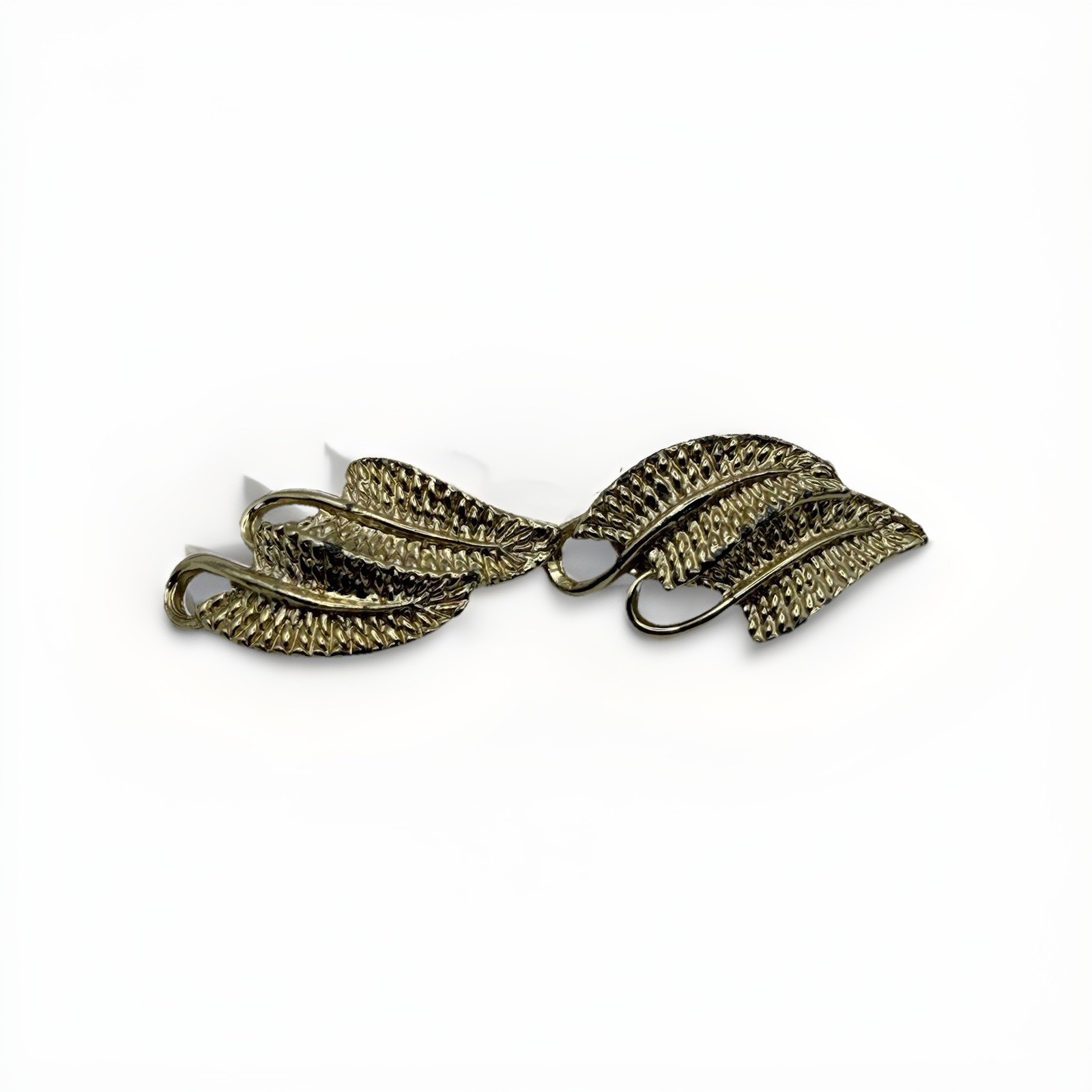 Vintage Gold Tone Leaf Clip On Earrings Textured Estate Auction Jewelry