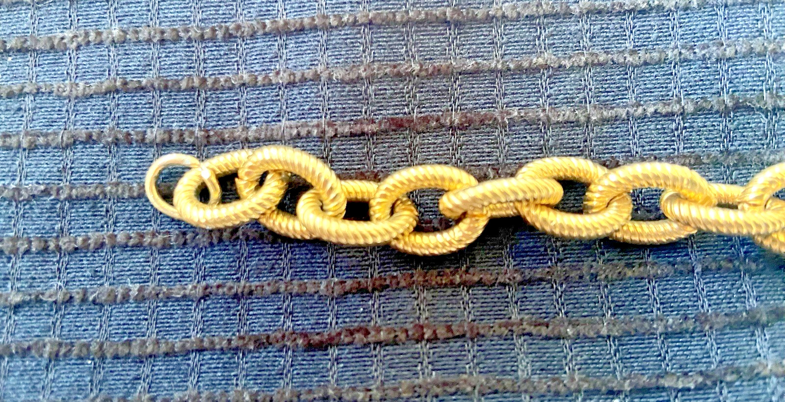 Vintage Joan’s Collectibles Gold Tone Textured Cable Link Bracelet – 8.25″ Long