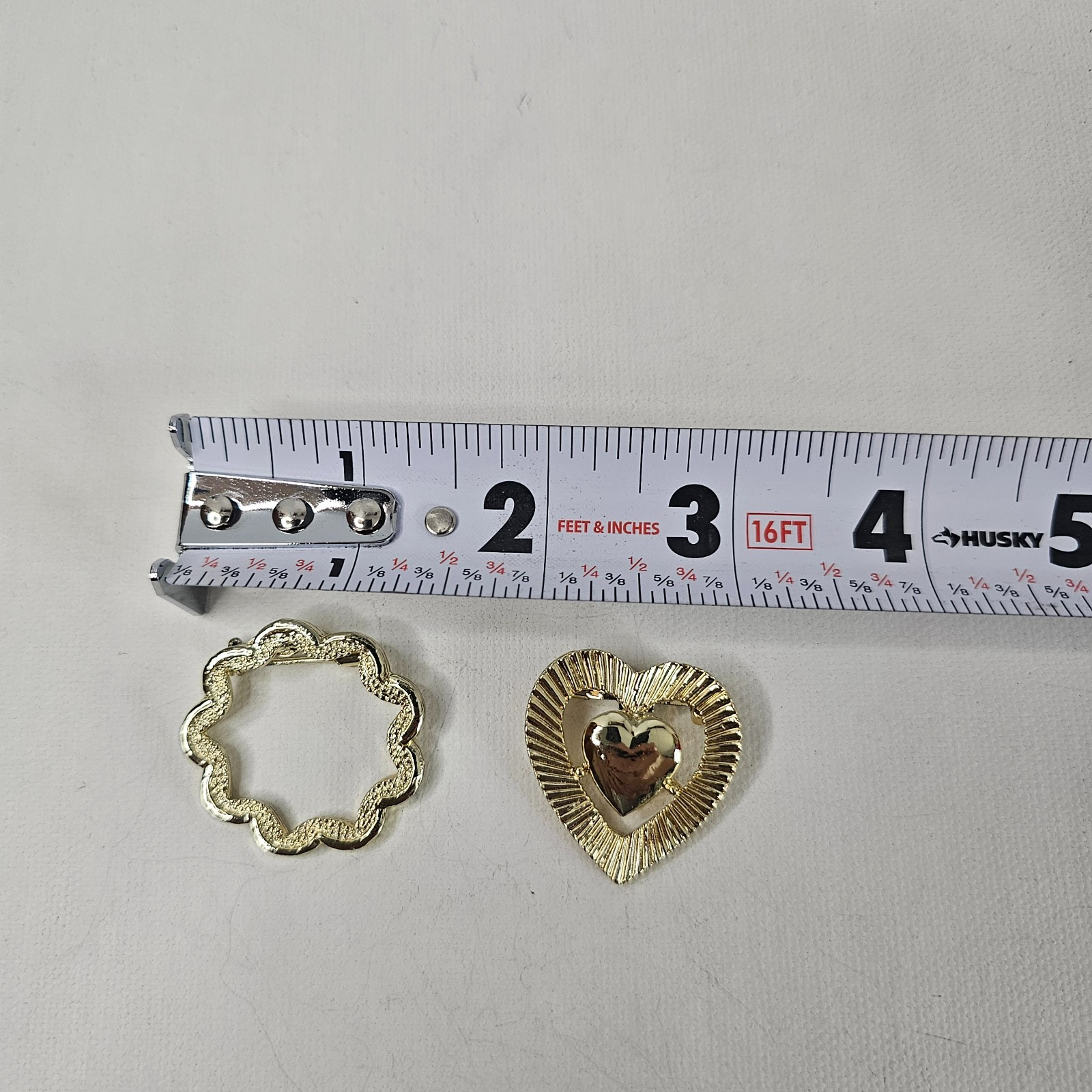 Vintage Gerry’s Wreath Flower And Heart Brooch Lot of 2 Gold Tone Open Work