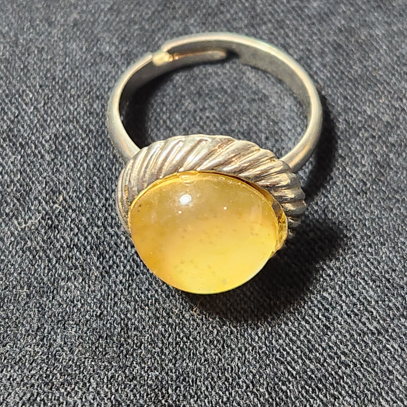 VTG Moon Stone Cabochon Ring Size 5.5 Expanding Translucent Sparkle Silver Tone