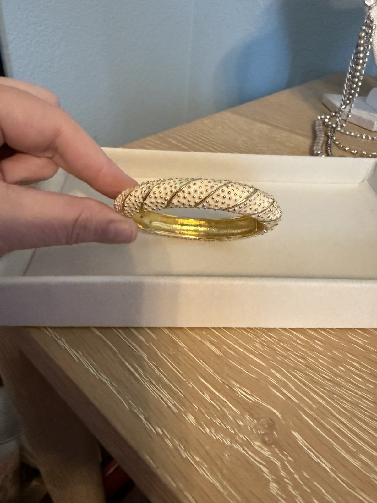 Vintage Lilly Pulitzer Ivory Enamel And Gold Tone Clasp Bangle Bracelet