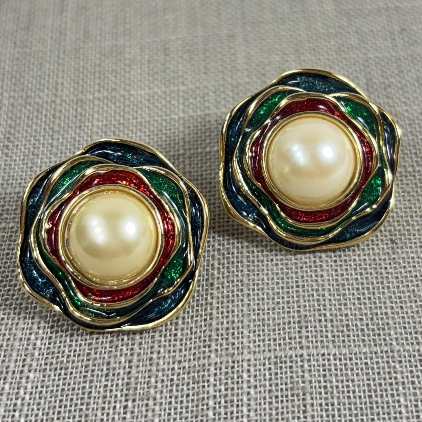 Vntg TACOA Multicolor Enamel Flower Clip-On Earrings Gold Tone Faux Pearl NOS