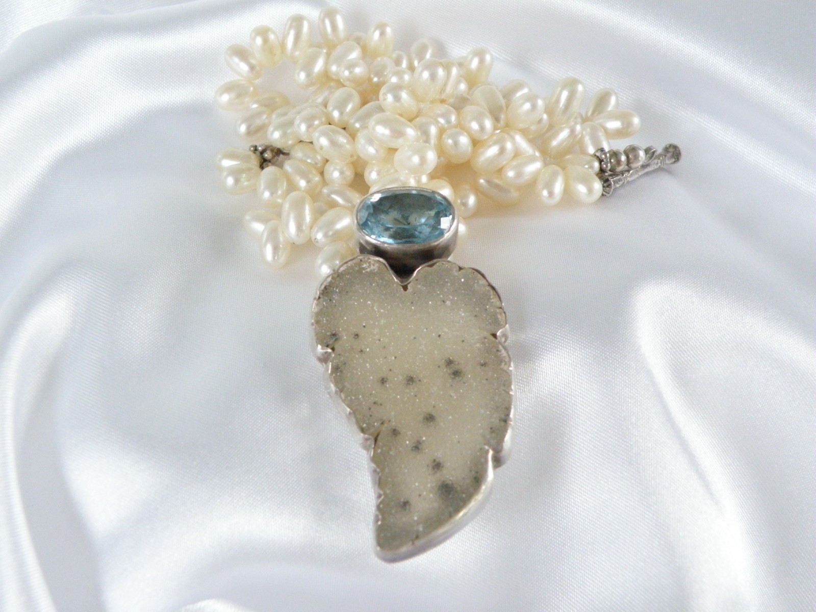 Amy Kahn Russell Sterling Silver 925 Blue Topaz Large Pearl Necklace 17″