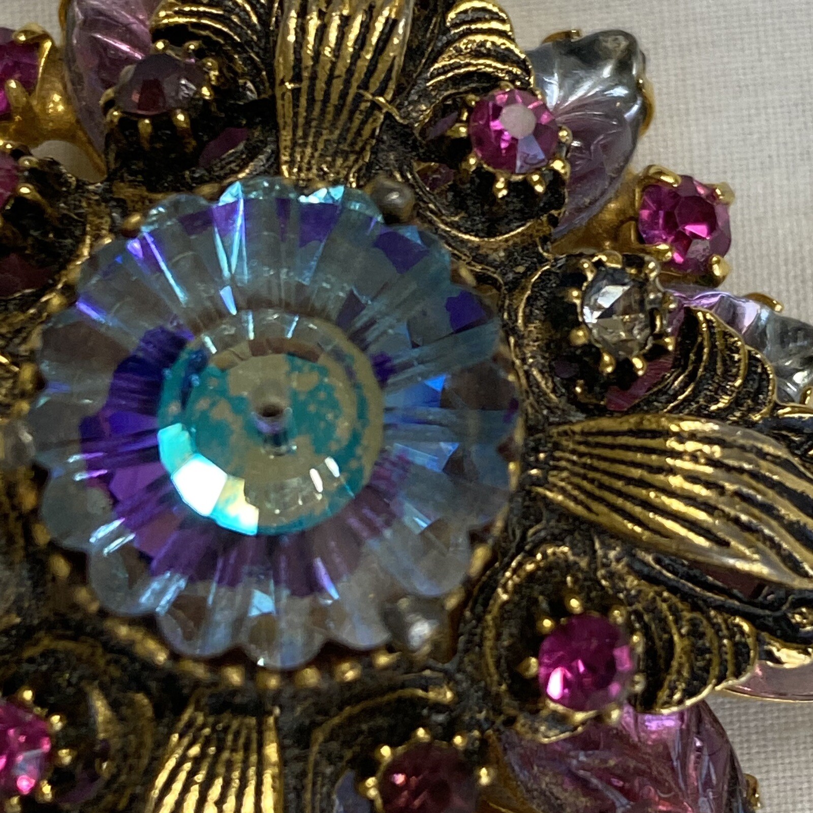 Vtg Brooch Pink Purple Domed Heliotrope Molded Glass Leaves Pin Estate Fashion