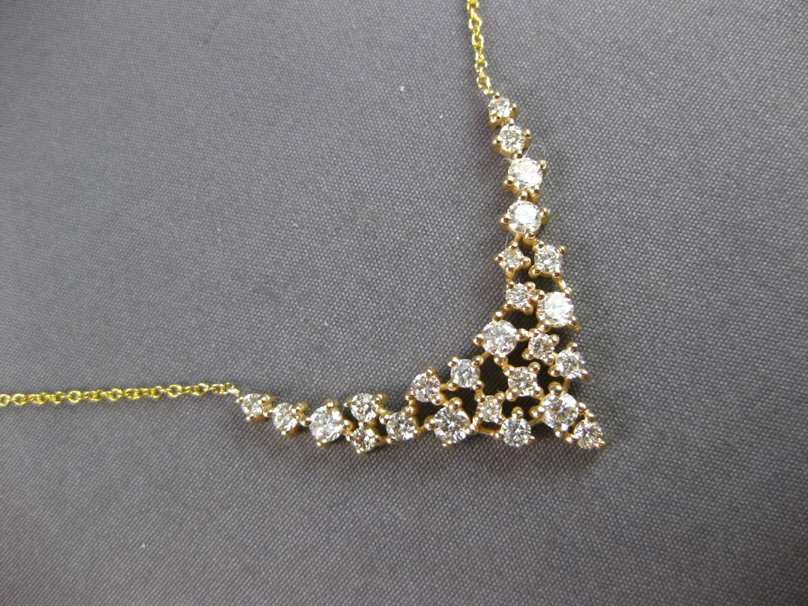 ESTATE LONG 1.52CT DIAMOND 14KT YELLOW GOLD ROUND CLUSTER V SHAPE LOVE NECKLACE