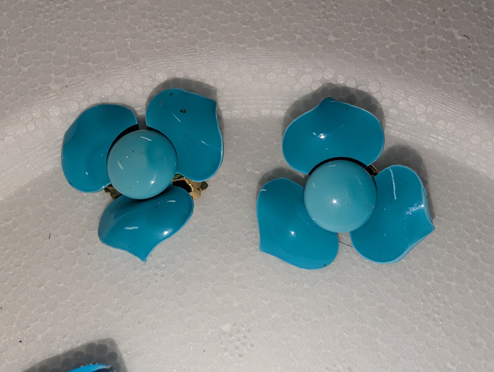 Vintage Retro Coro Bow Brooch And Unmarked Flower Clip On Earrings Mod