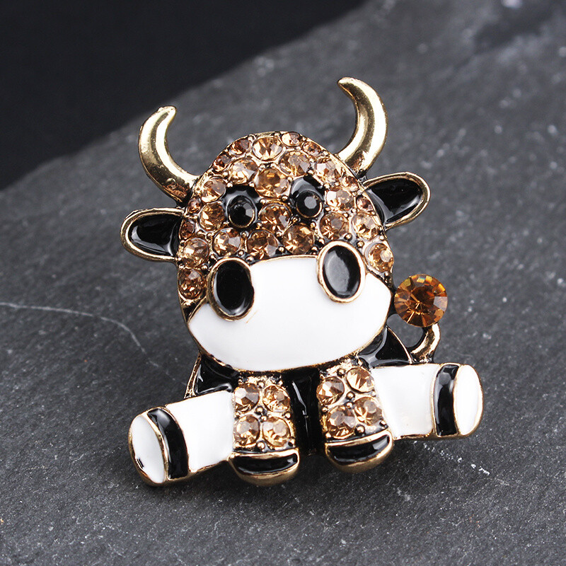 Cute Fashion Cartoon Creative Diamond Cow Brooch Women Men Jewelry Gift