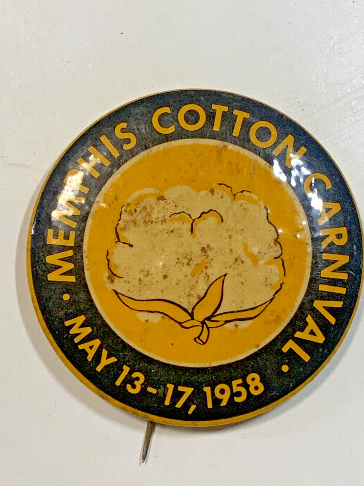 RARE MCM Vintage MEMPHIS COTTON CARNIVAL UEUQ Pin 1958 in May Pinback Button